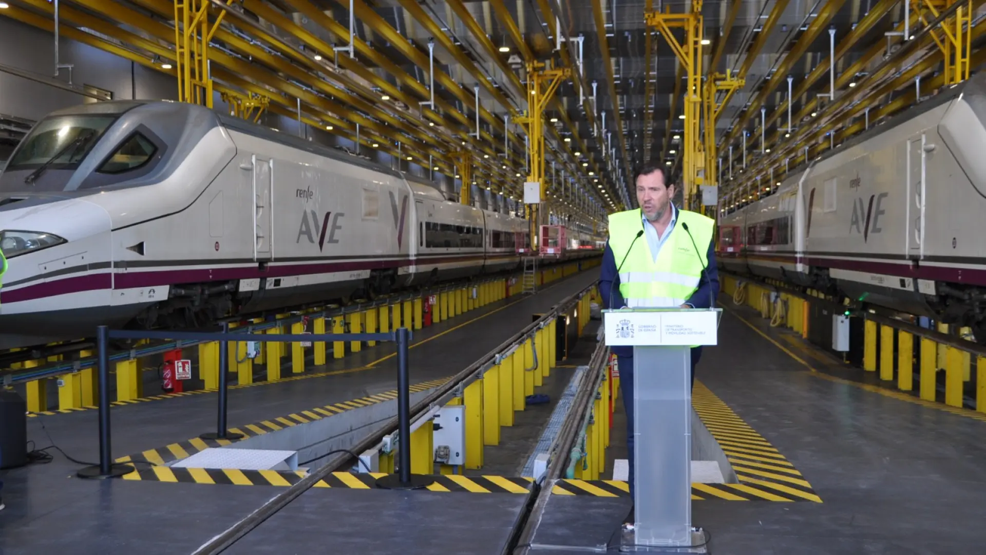Nuevo frente entre Renfe y Ouigo: la española sospecha que la francesa se extralimita en el mantenimiento de trenes en sus talleres