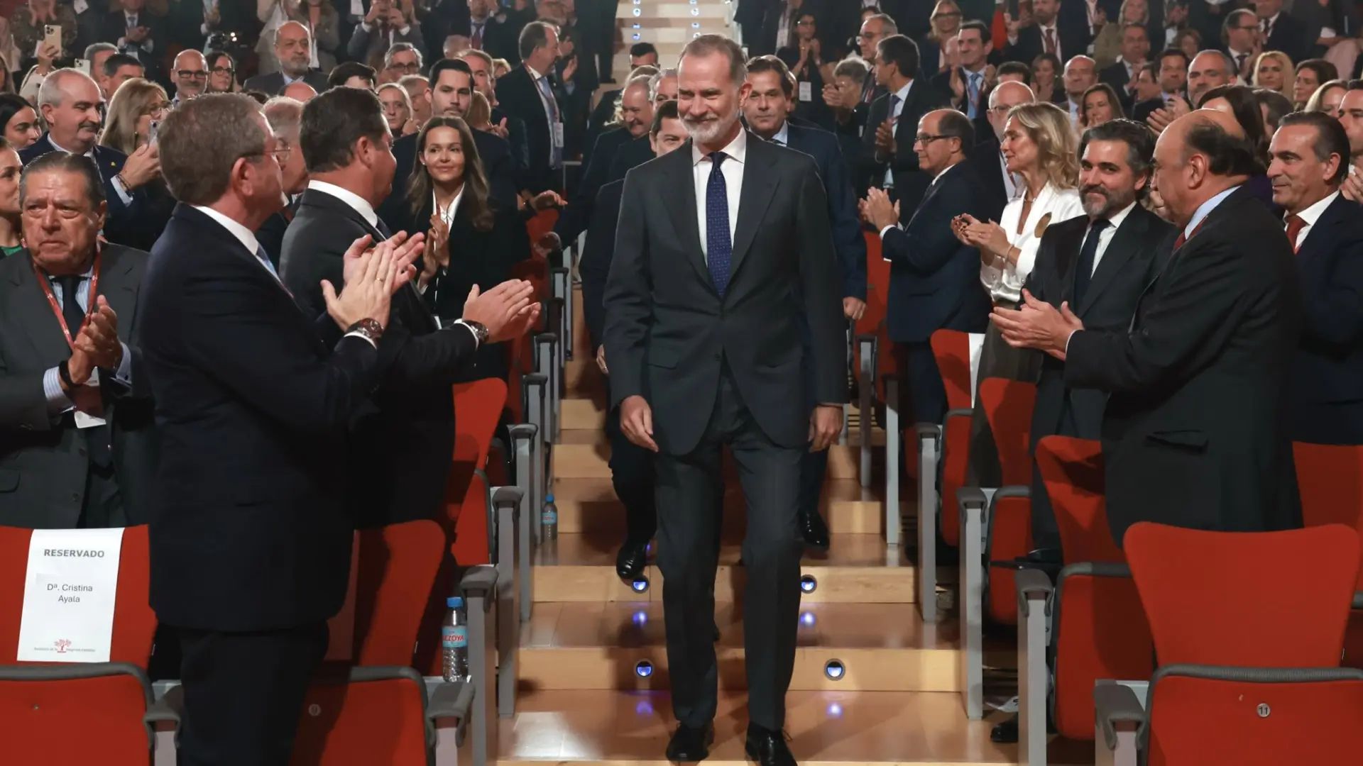 Felipe VI reivindica la labor de la empresa familiar como el "pilar fundamental" de la economía española