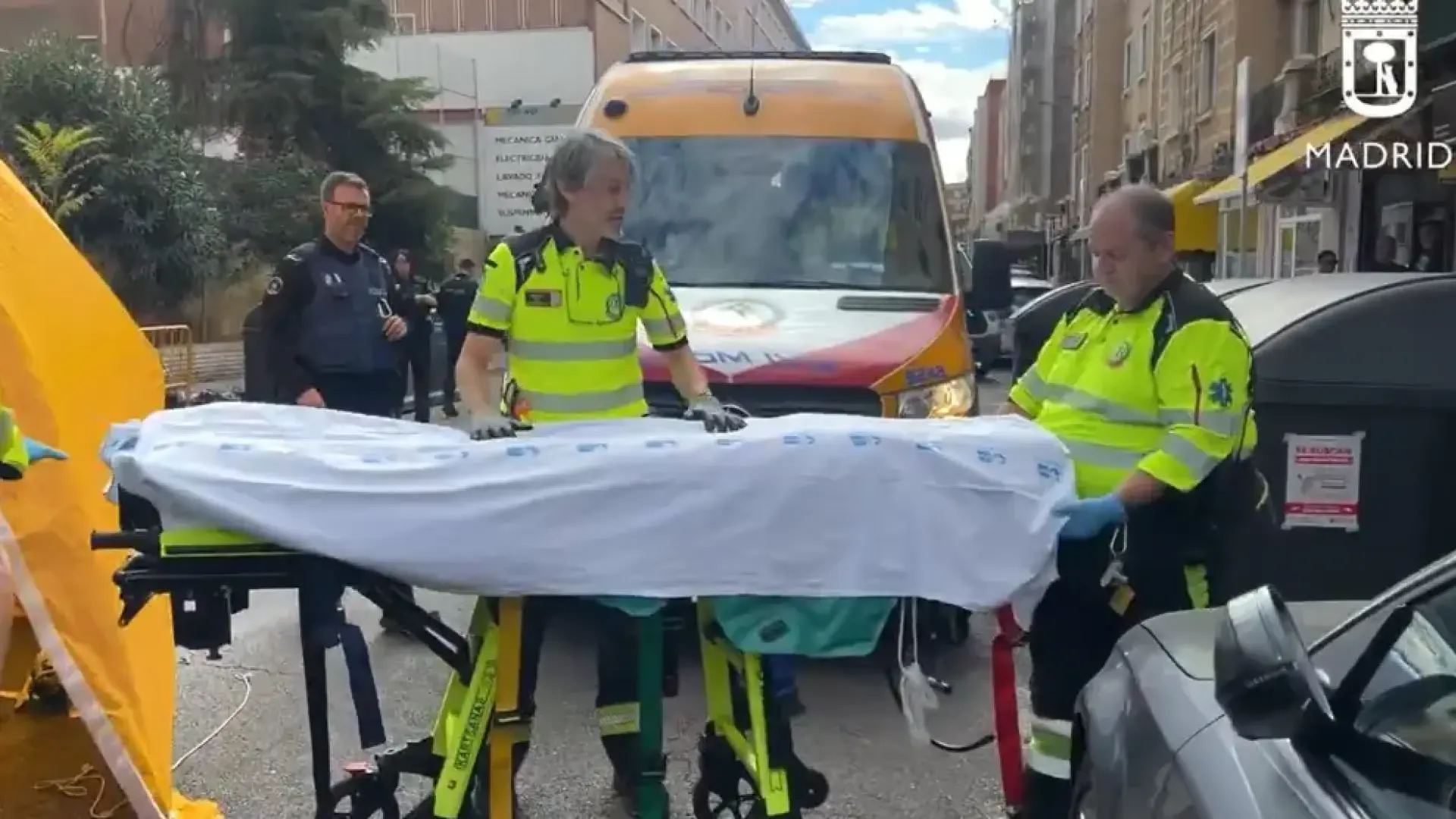 Herida grave una mujer de 75 años tras ser atropellada por un autobús en Ciudad Lineal