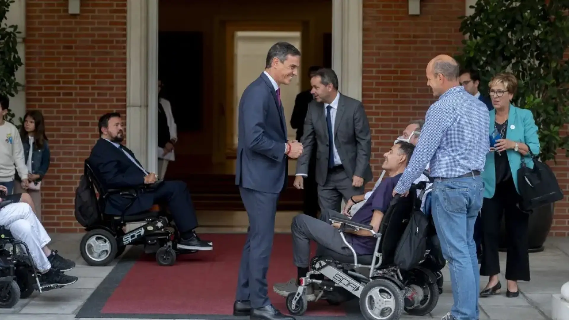 El Gobierno aprueba 500 millones para pacientes con ELA y dependientes "extremos", que recibirán 10.000 euros al mes