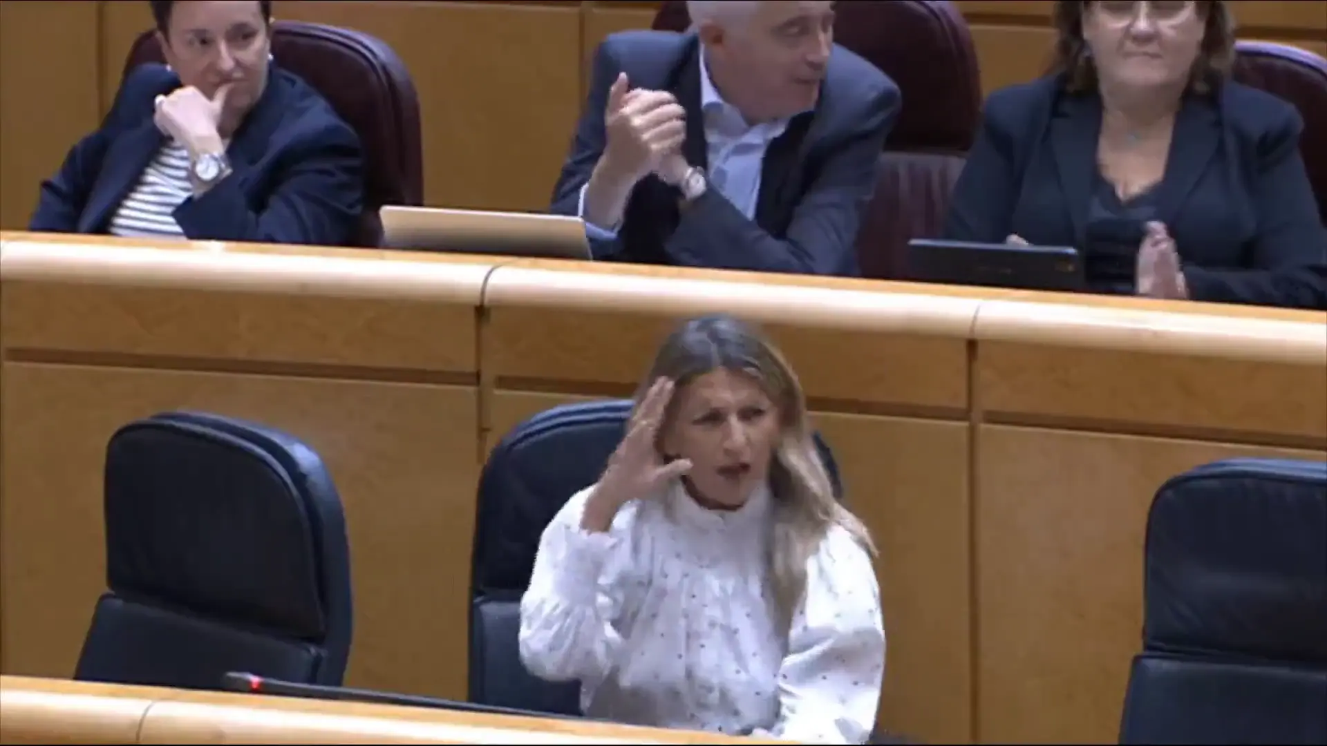 "Queda Gobierno de corrupción para rato": el lapsus en el Senado de Yolanda Díaz que acaba siendo ovacionado por el PP