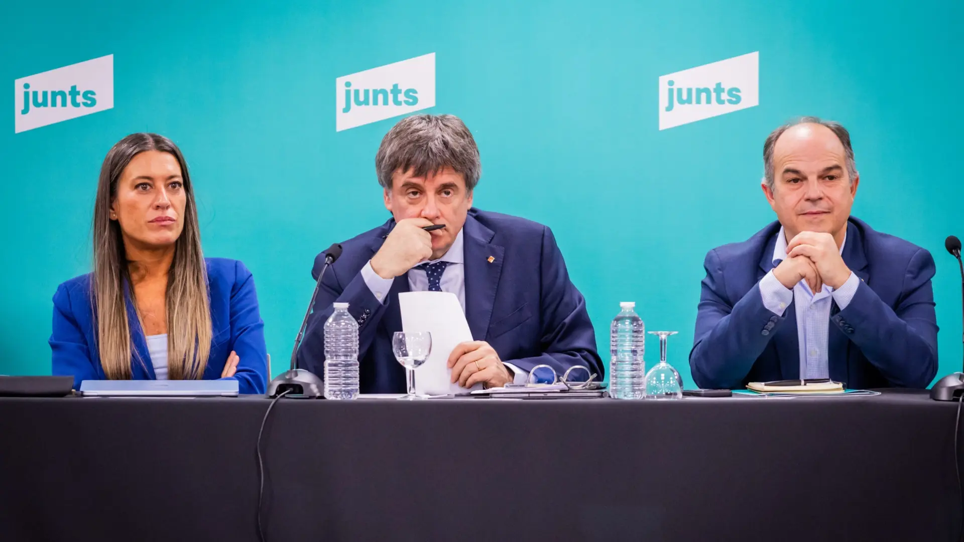 Junts replica a Feijóo que en lugar de pedirles "ayuda" para una moción de censura les pida "perdón"
