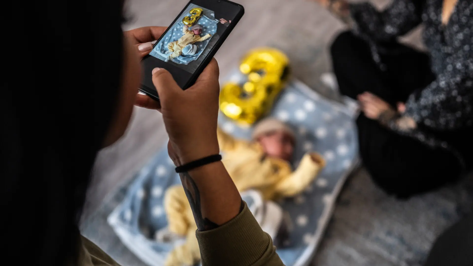 Prohibido (por ley) subir fotos de tus hijos a redes