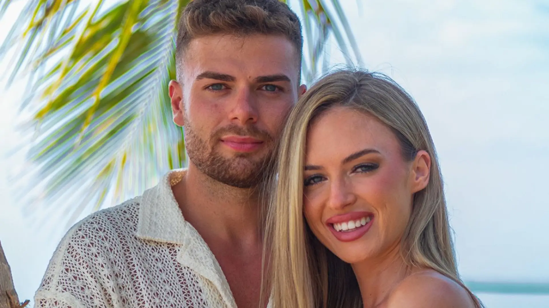 Así son Darío y Almudena, pareja de 'La isla de las tentaciones': llevan 11  años juntos y tienen pensado casarse tras esta aventura