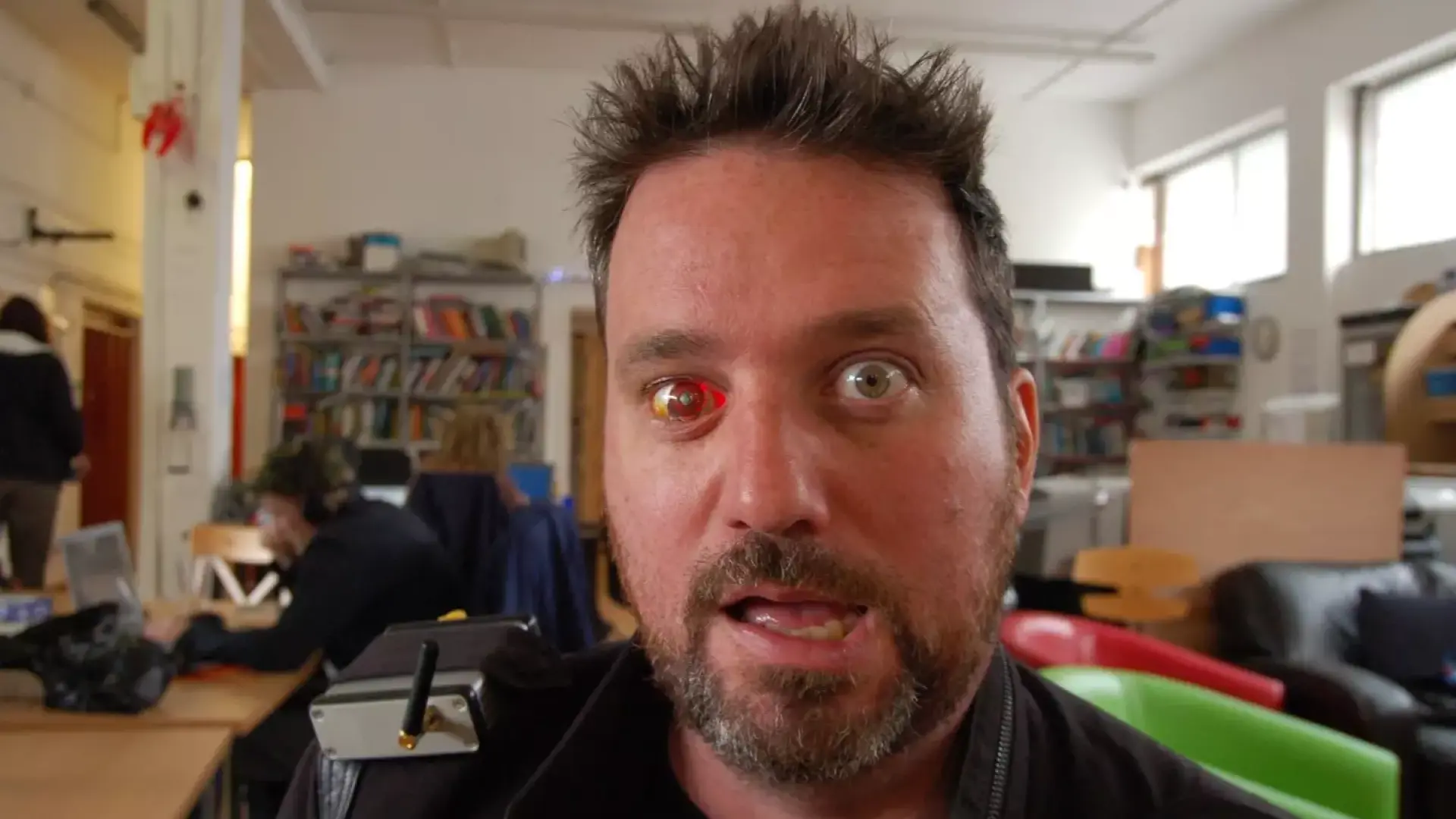 La increíble historia de Rob Spence, el director de cine con una cámara en lugar de ojo