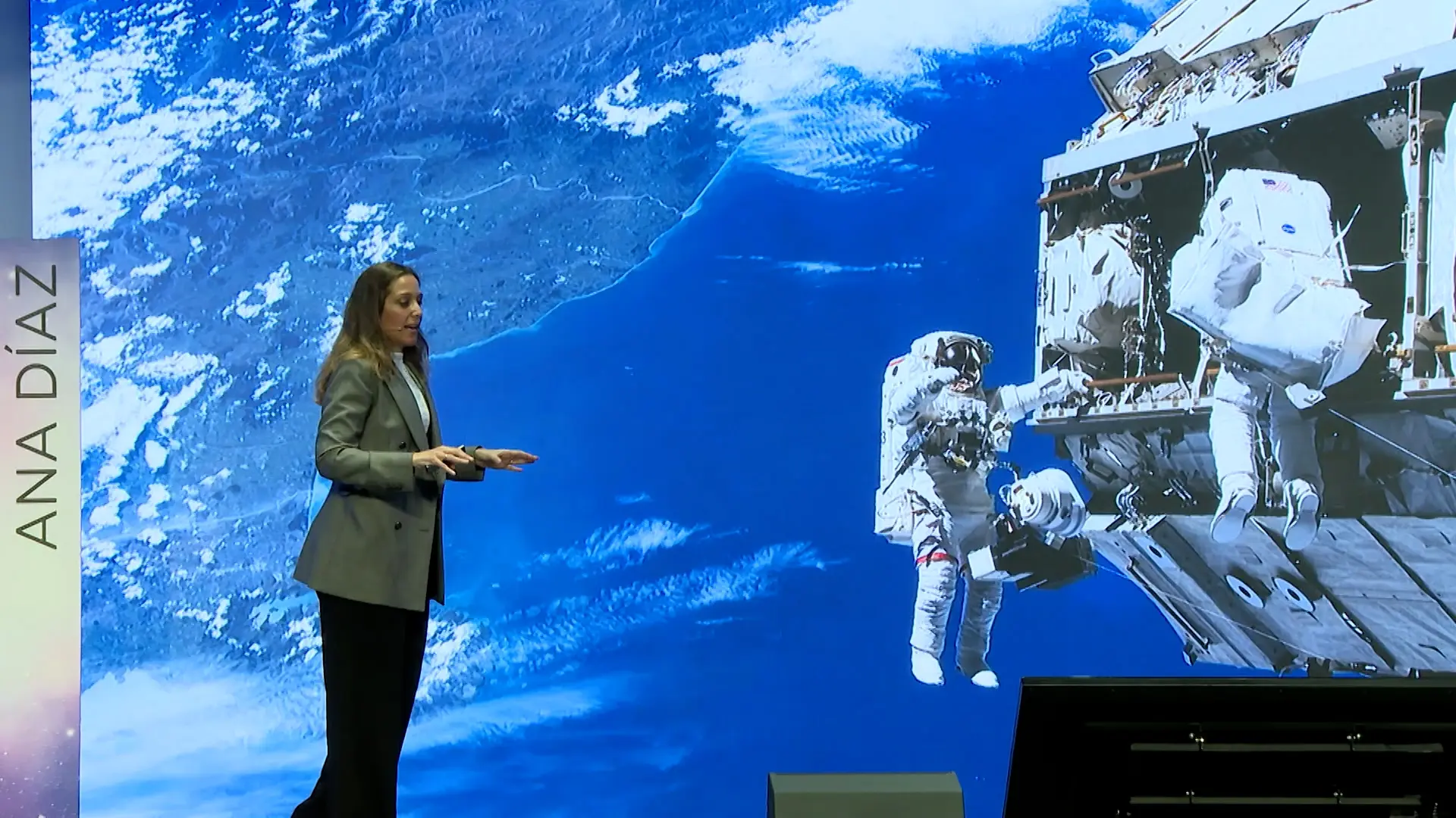 La realidad sobre la complejidad de los trajes espaciales explicados por una investigadora de la NASA