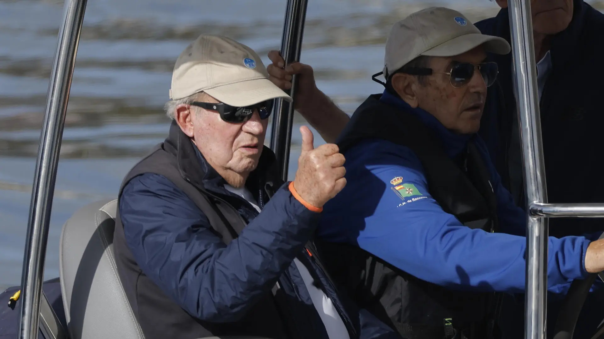 
         Juan Carlos I llega a Galicia para disputar unas nuevas regatas en Sanxenxo, las primeras de este año 
    