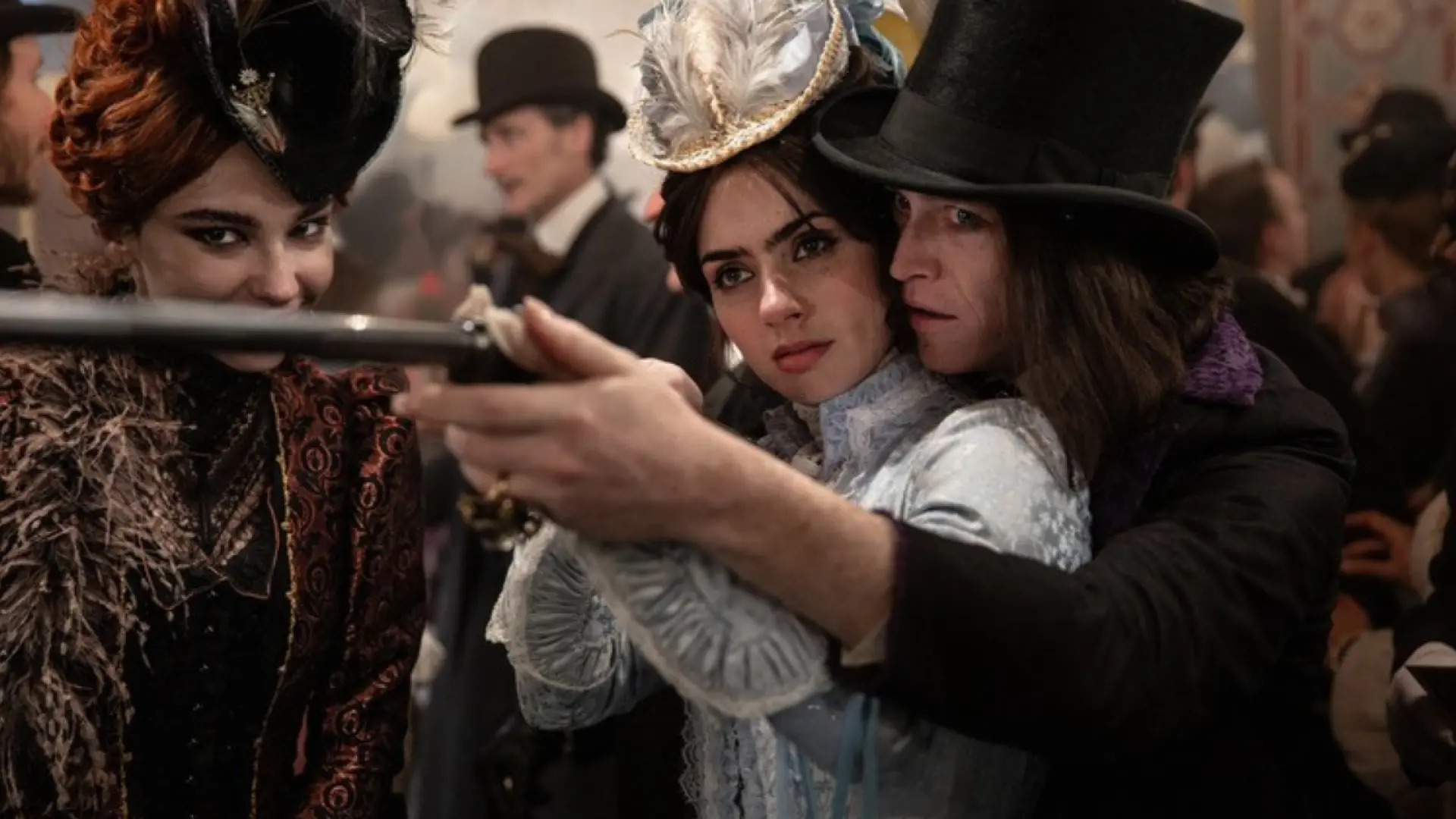 Luc Besson ('Drácula') sigue los pasos del 'Frankenstein' de Del Toro: "No es ni una nueva adaptación ni una película de terror"