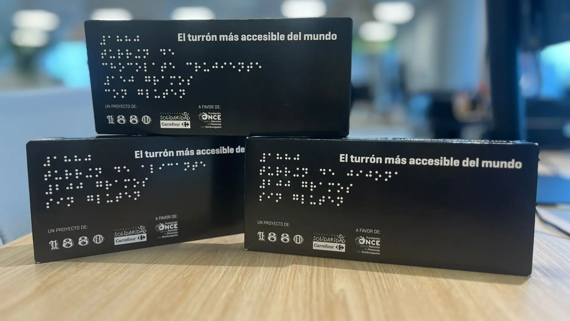 Lanzan un turrón solidario, accesible y en braille para personas con sordoceguera