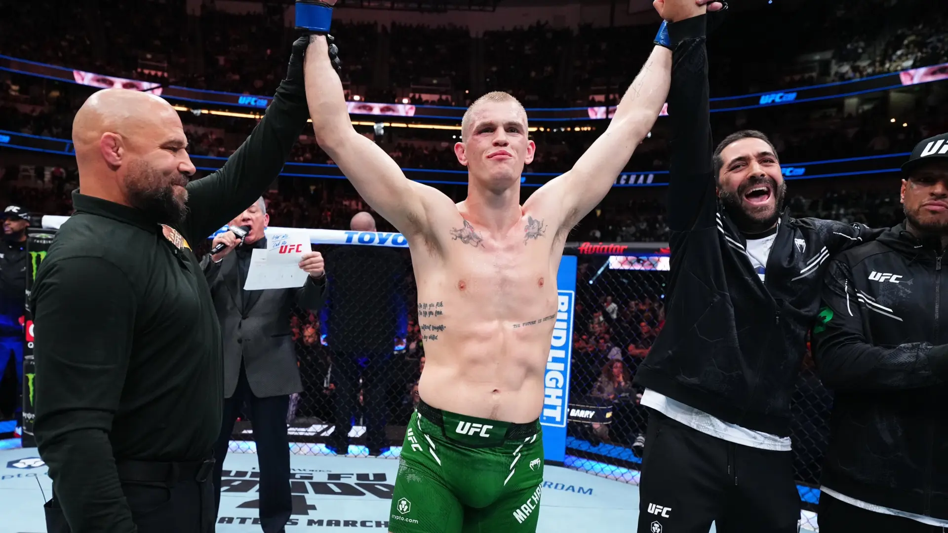 Ian Machado irrumpe en la polémica entre Makhachev y Topuria para pedir una pelea por el título: "¿Entonces tu mano está bien?"