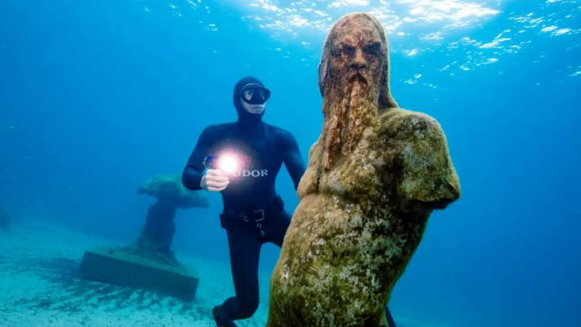 El impresionante museo subacuático de Marsella: una joya oculta en el mar con esculturas increíbles thumbnail