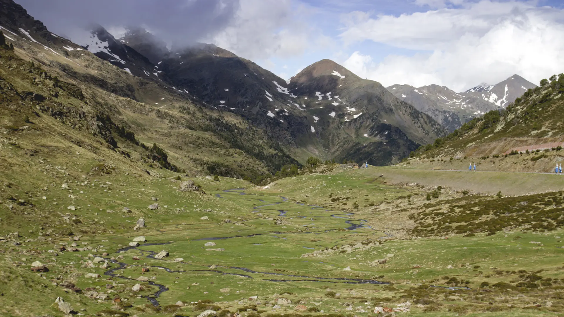 Исследуйте Транспиренейский маршрут GR-11