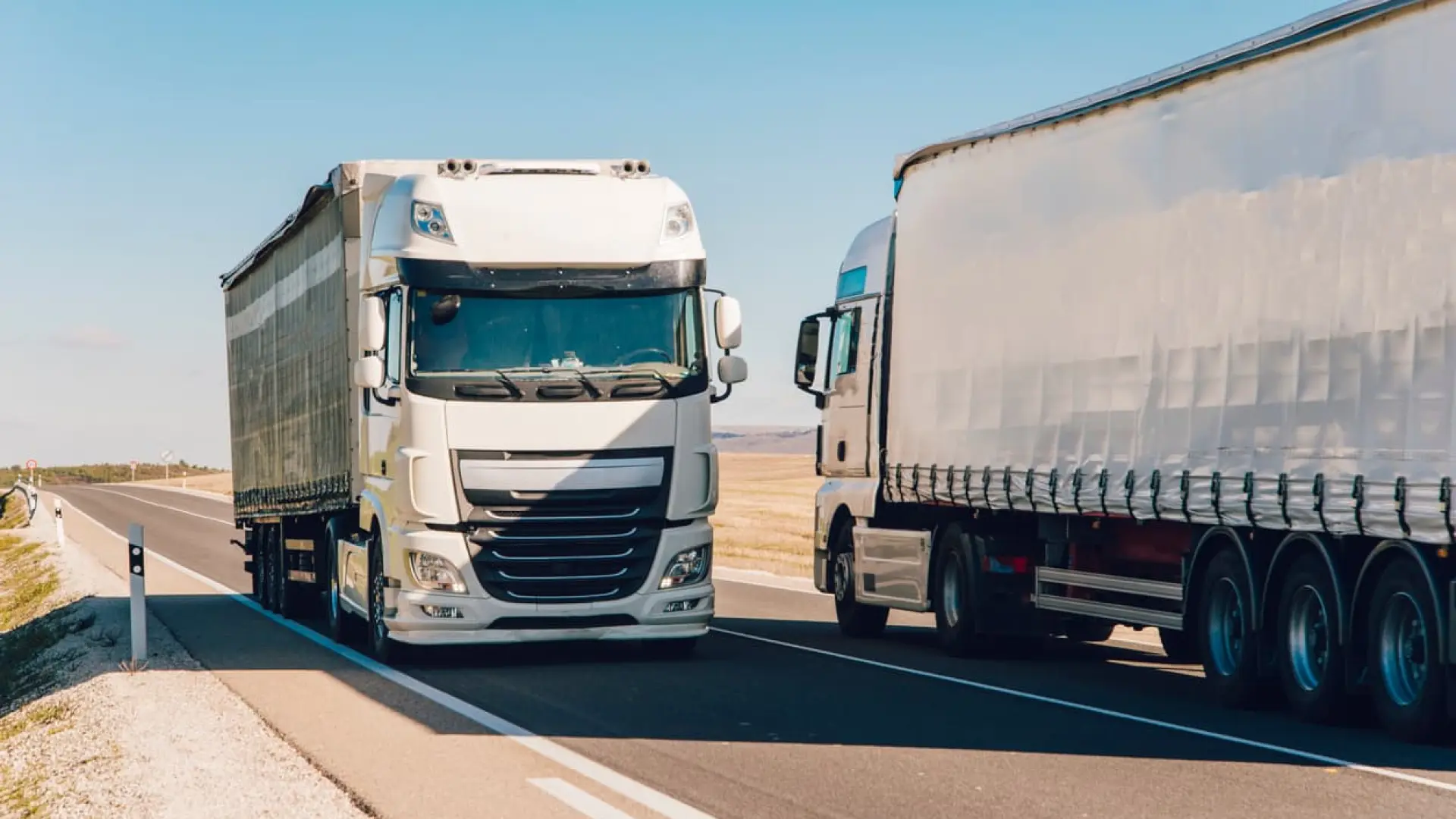 
         El Gobierno aprueba este martes nuevas ayudas al transporte de mercancías por carretera, tren y barco 
    