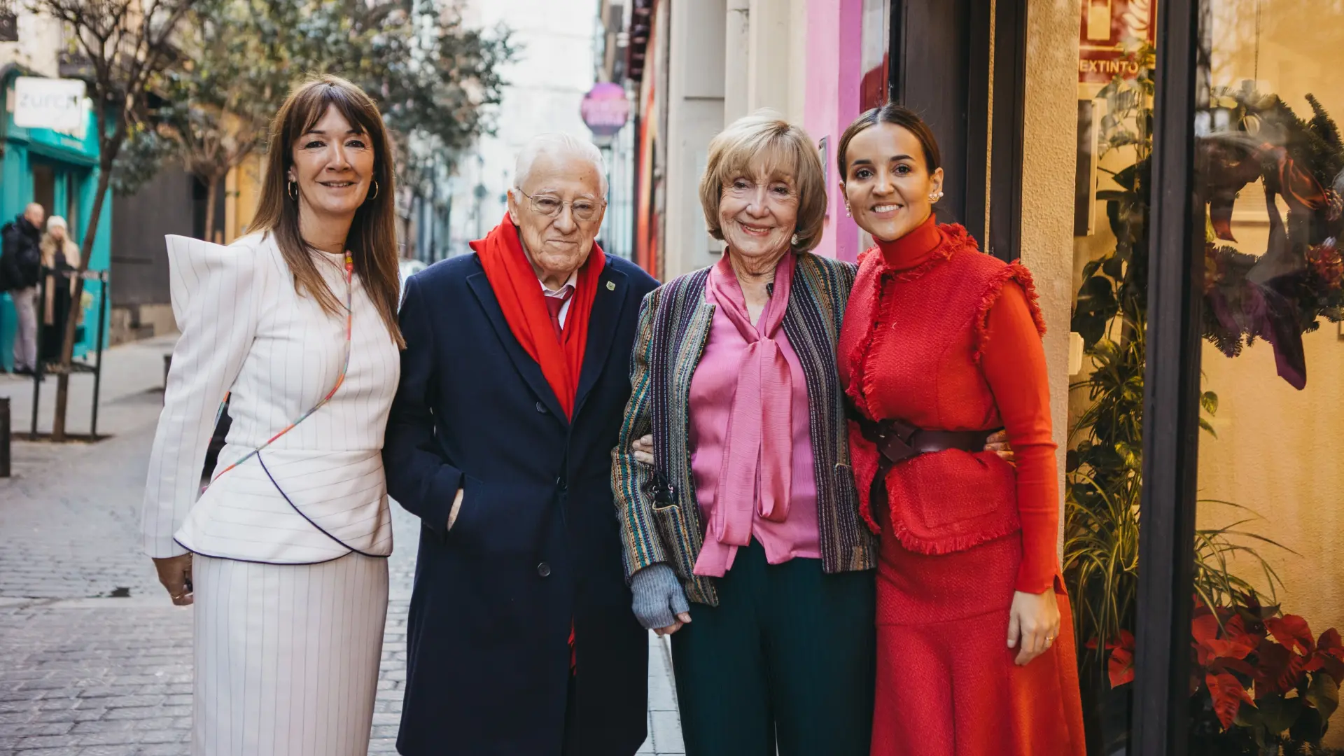 COOSY y APRAMP impulsan la Tienda Solidaria y presentan 'Alma by Apramp', una cápsula que lucha contra la trata