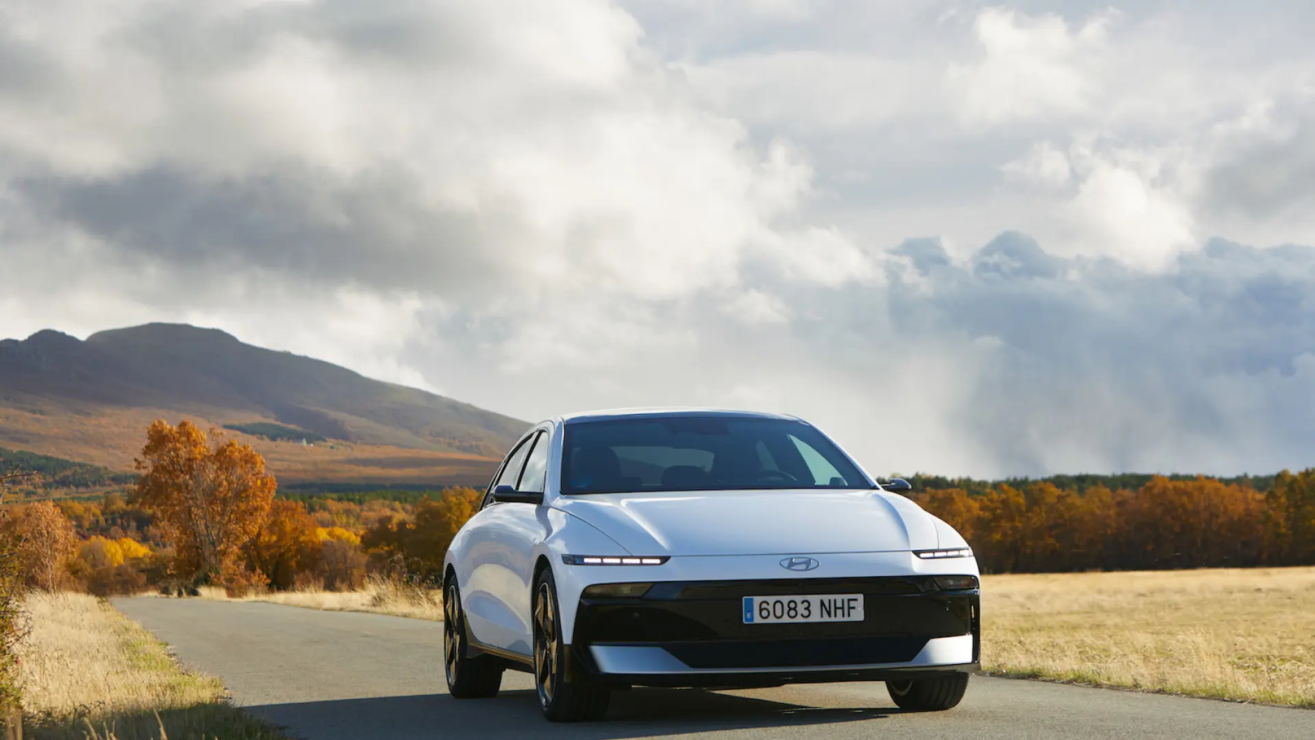 El Hyundai Ioniq 6 tiene ahora más autonomía y de paso estrena una versión N Line