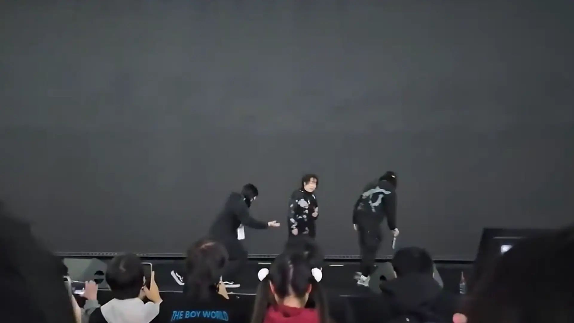 Una cantante japonesa, obligada a abandonar el escenario en plena actuación en China por la máxima tensión entre ambos países