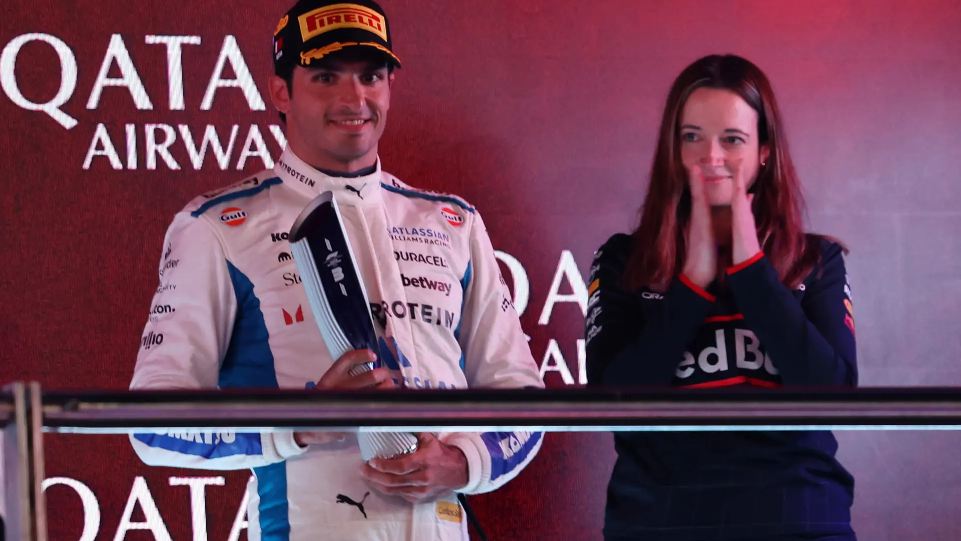 La surrealista radio de Carlos Sainz tras su inesperado podio en Qatar: "Solo estaba cantando silenciosamente..."