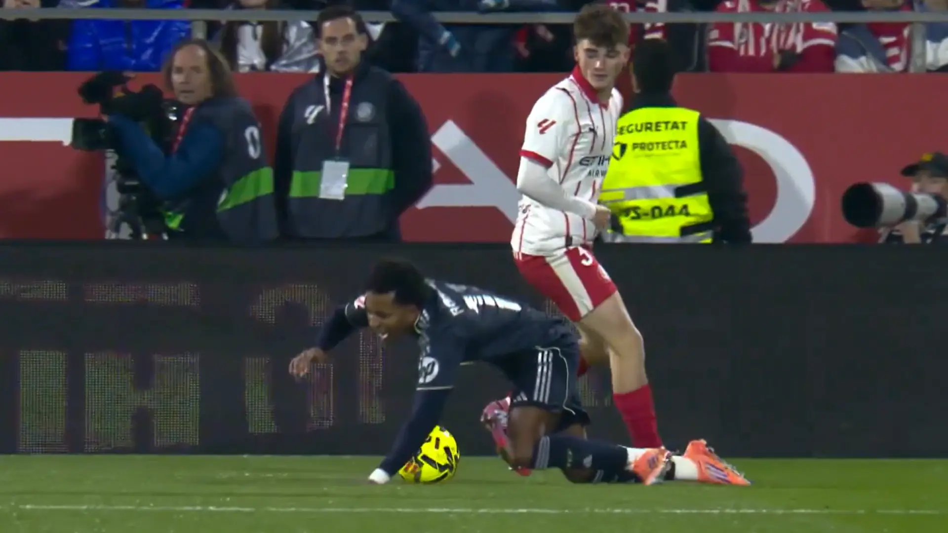 El Real Madrid reclama el posible penalti a Rodrygo: "Sorprende, son jugadas decisivas"