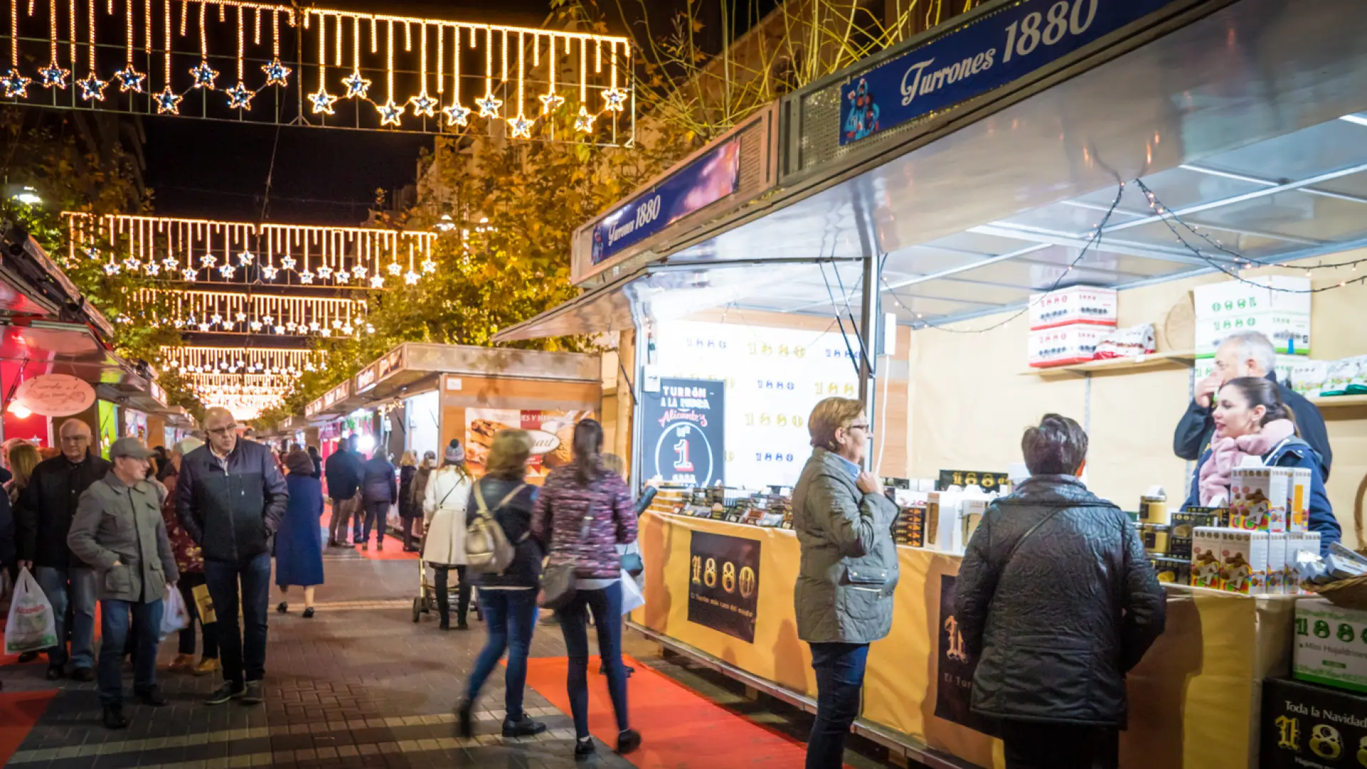 El pueblo de Alicante que esta semana celebra el mercado de turrones y dulces navideños más grande del mundo