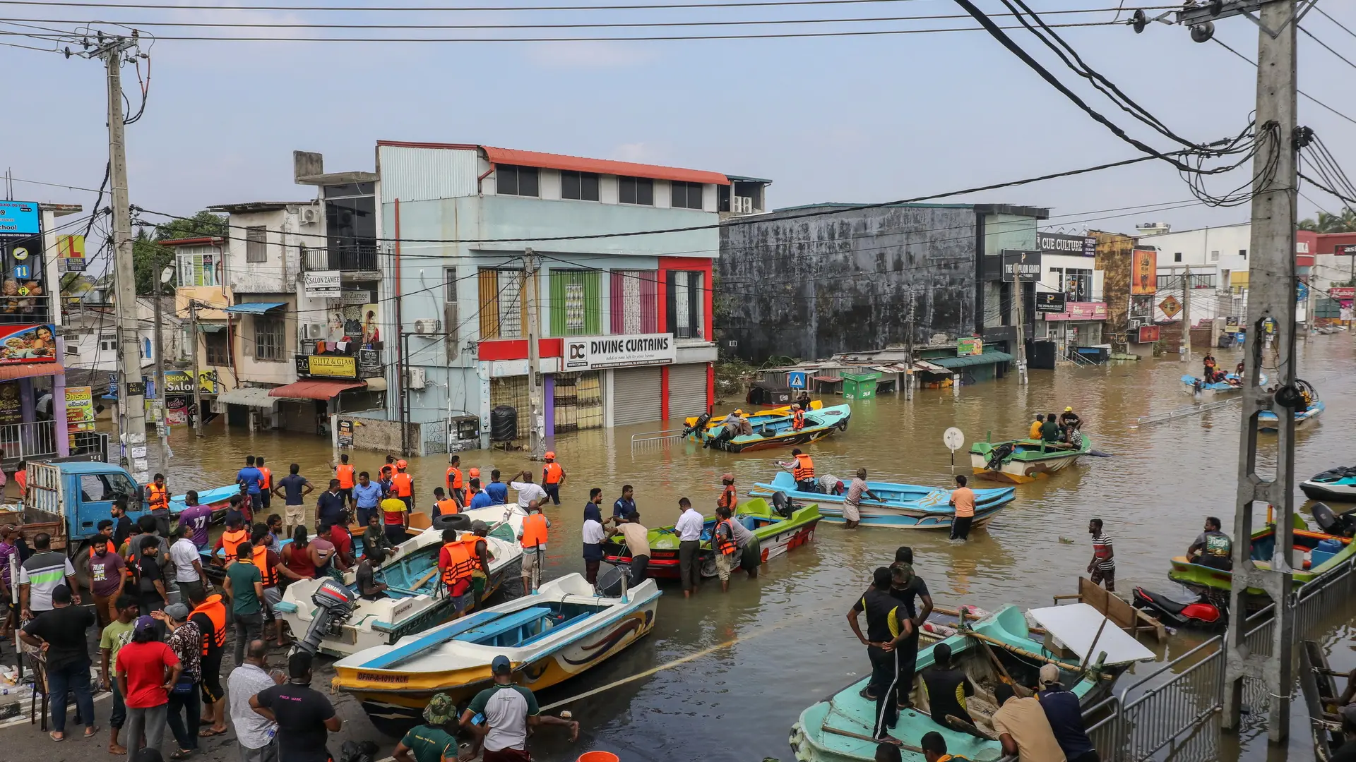 Impactantes imágenes de las inundaciones en Asia que han dejado más de un millar de muertos