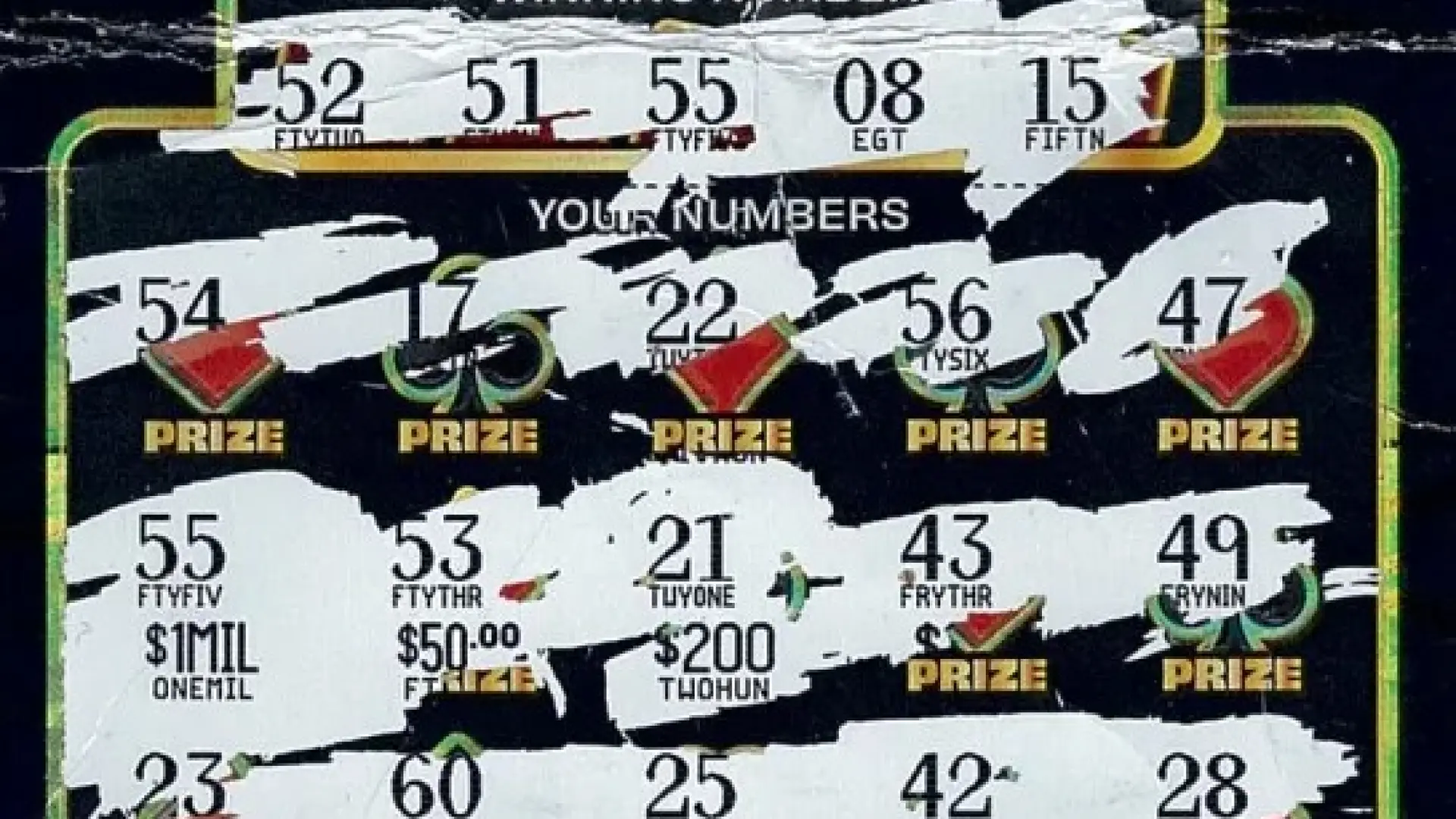 Un hombre gana un millón de dólares con un rasca y gana que otra persona había descartado en una gasolinera