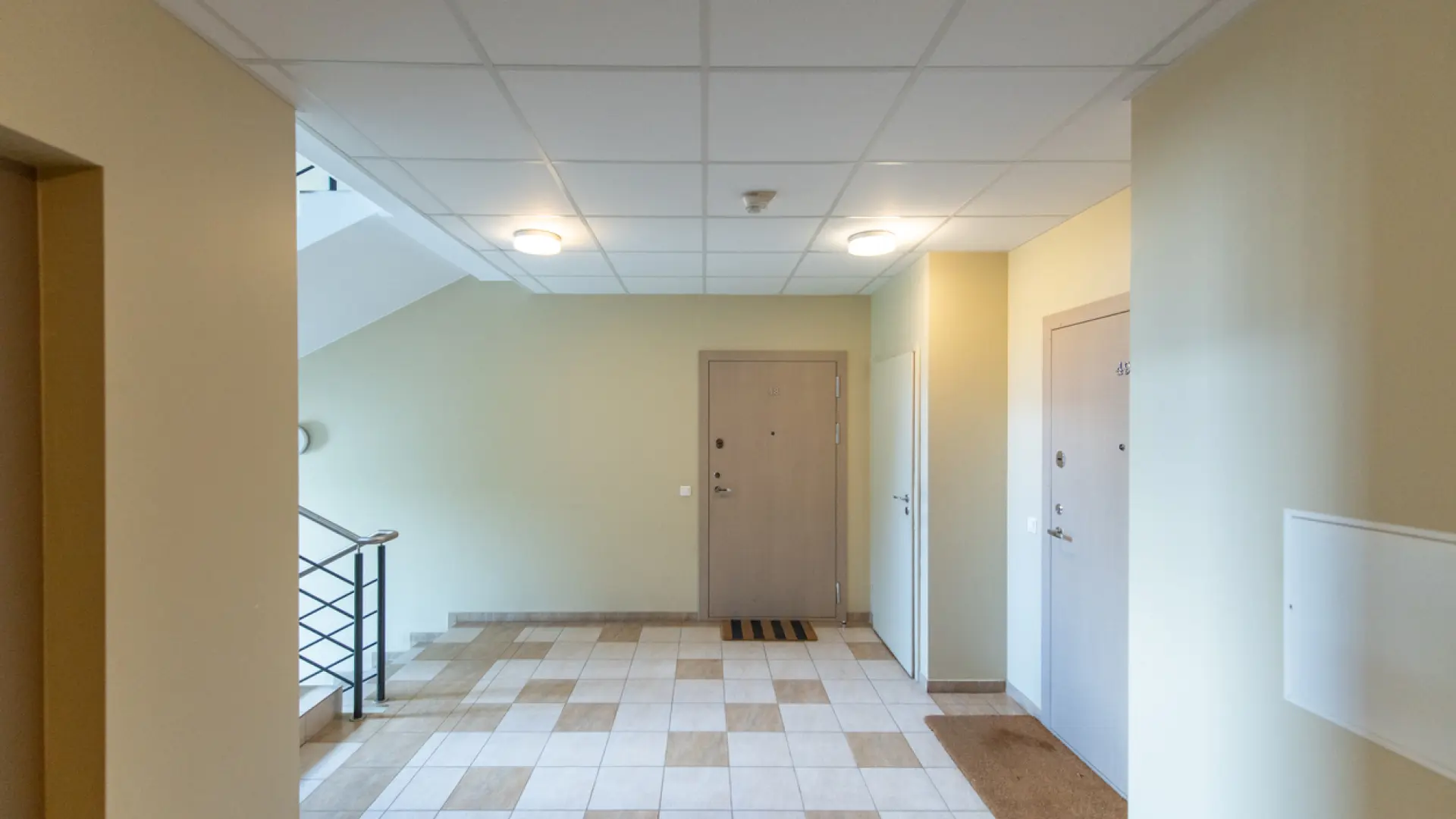 Меняем входную дверь: согласуйте с соседями