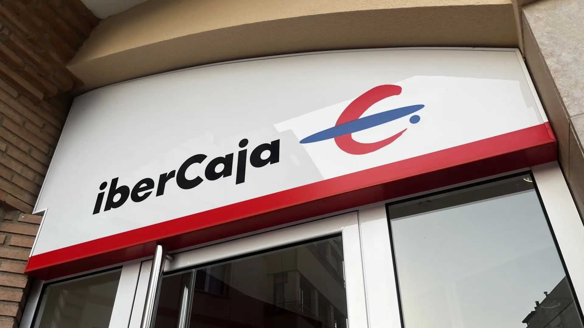 Ibercaja renueva acuerdo con Intrum para la gestión de sus activos inmobiliarios hasta 2029