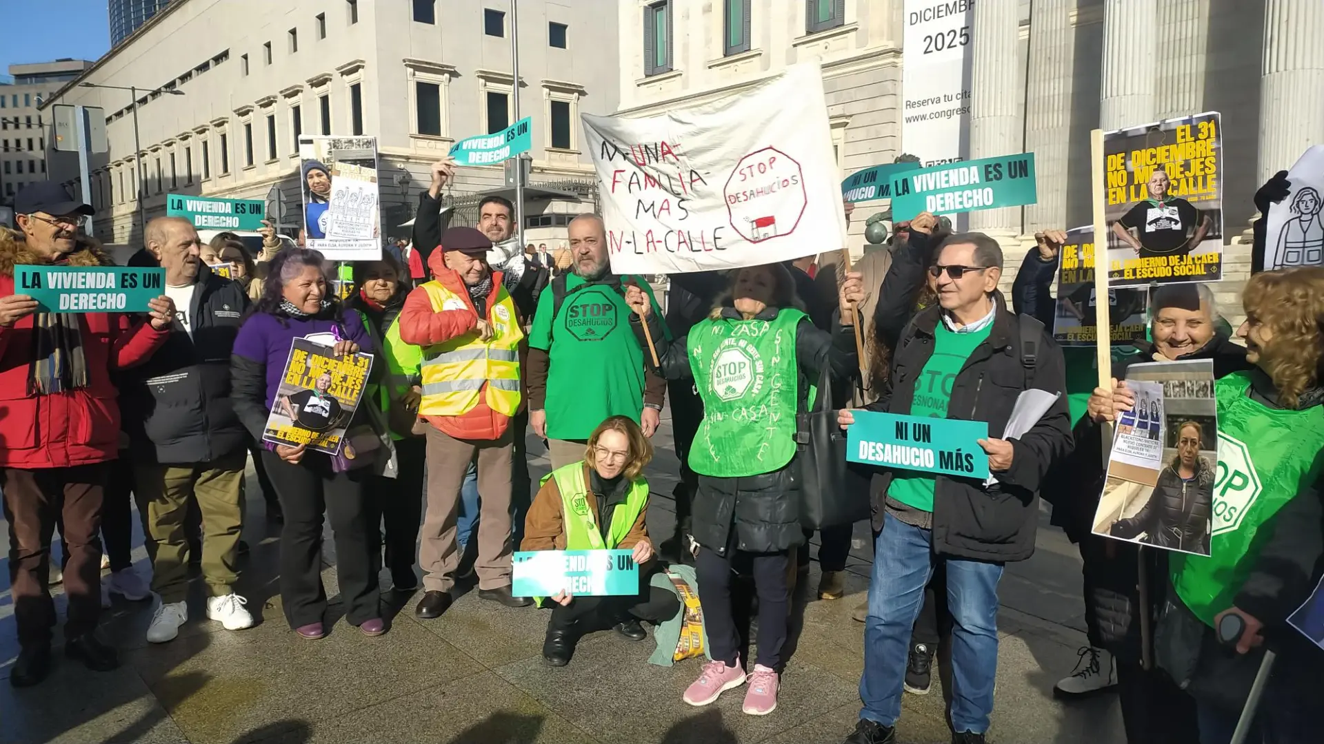 Una treintena de entidades exigen que se prorrogue la suspensión de desalojos: "Ni un desahucio más"