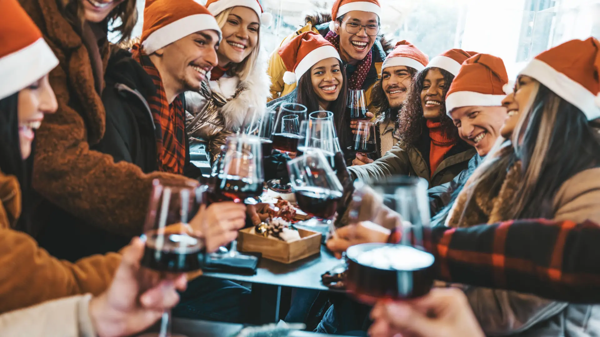 Корпоративные праздники: как избежать увольнения из-за неподобающего поведения