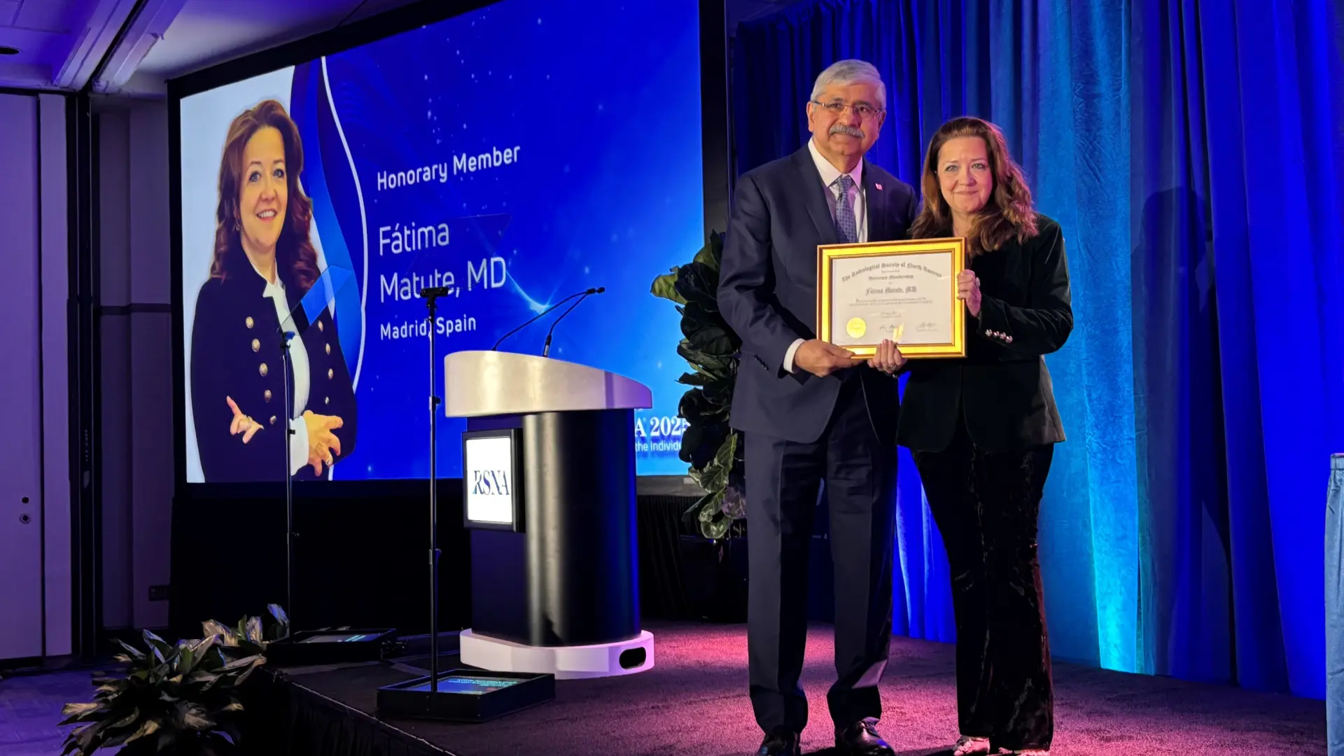 La consejera de Sanidad de Madrid, primera española en recibir la máxima distinción mundial en radiología