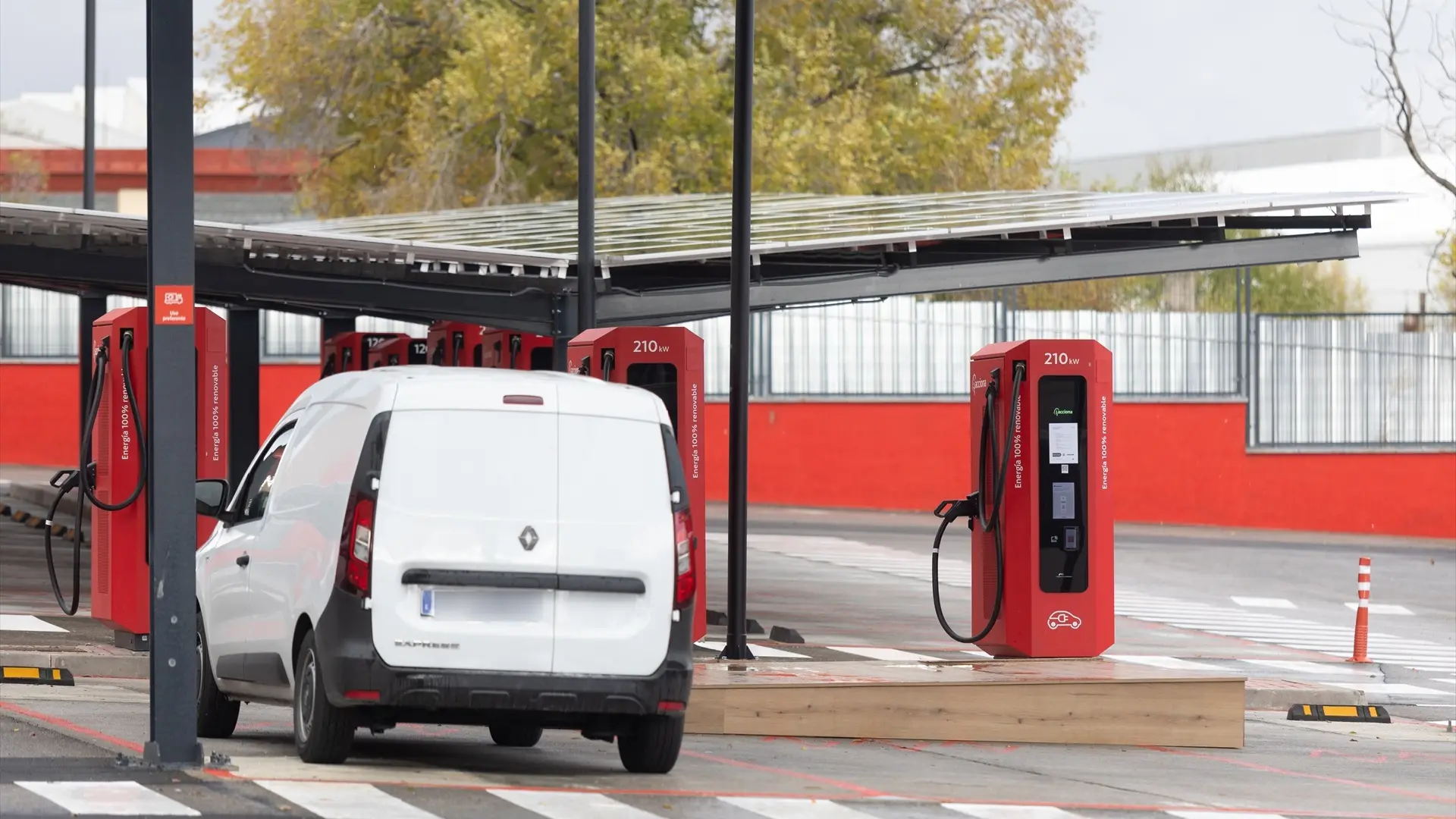 Испанская DGT контролирует водителей фургонов