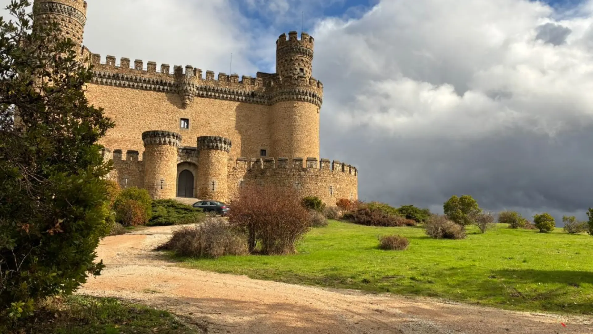 La Comunidad de Madrid da por hecho que el castillo de Manzanares El Real reabrirá "en breve" thumbnail