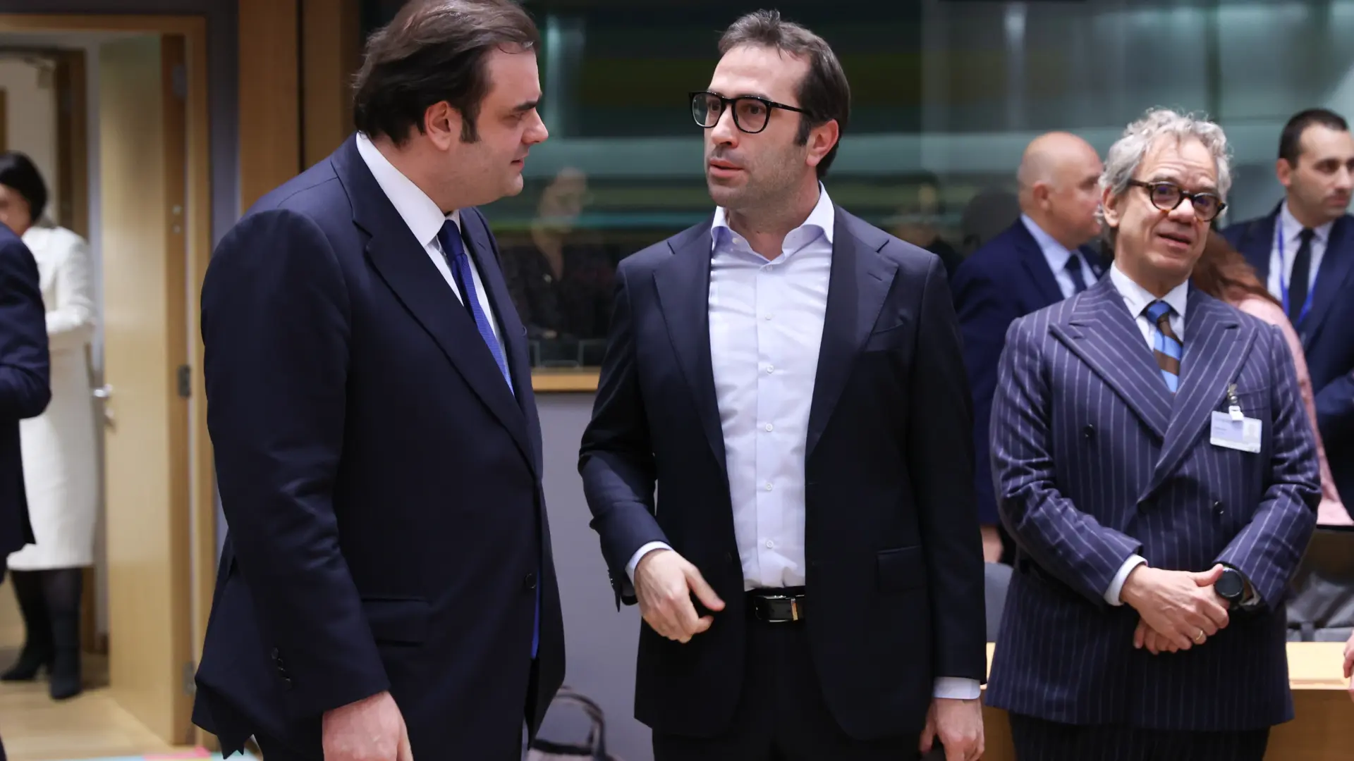 
         España, Alemania, Italia, Austria y Portugal piden a Bruselas un nuevo impuesto sobre los beneficios de las energéticas 
    