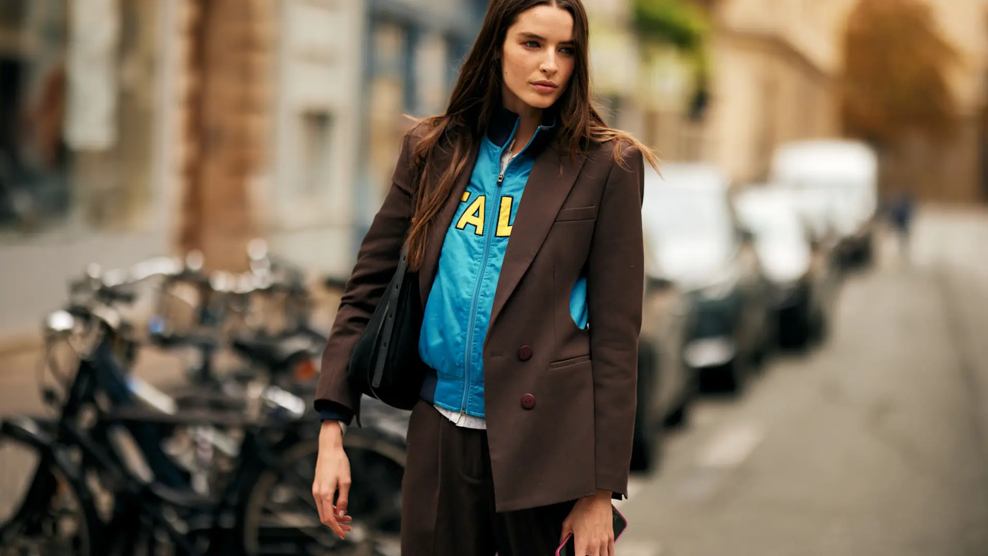 Acaba de llegar a Zara la sudadera de Navidad calentita, estampada e ideal para llevar con blazers