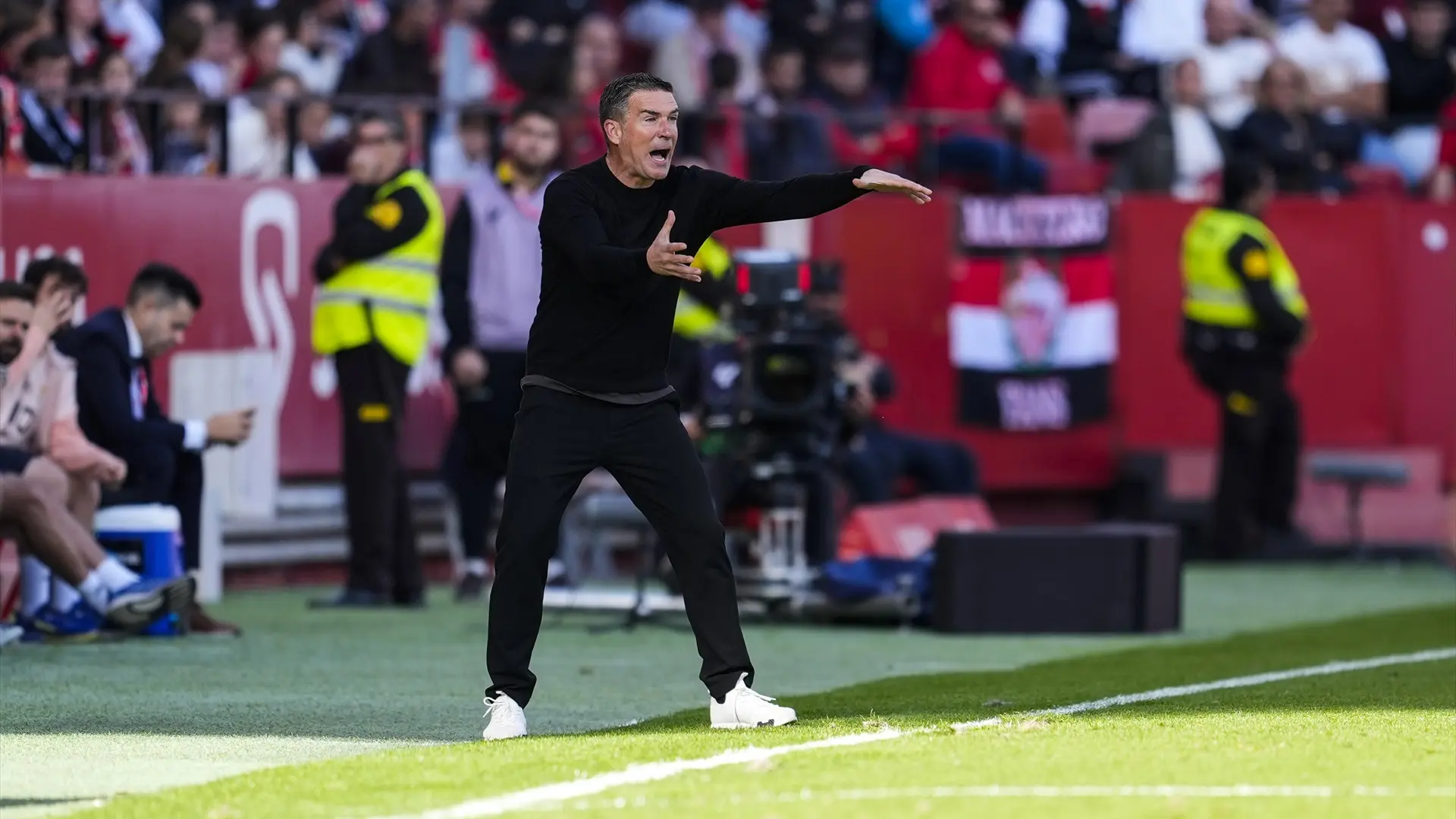 El Real Oviedo destituye a Luis Carrión como entrenador tan solo dos meses después de fulminar a Veljko Paunovic