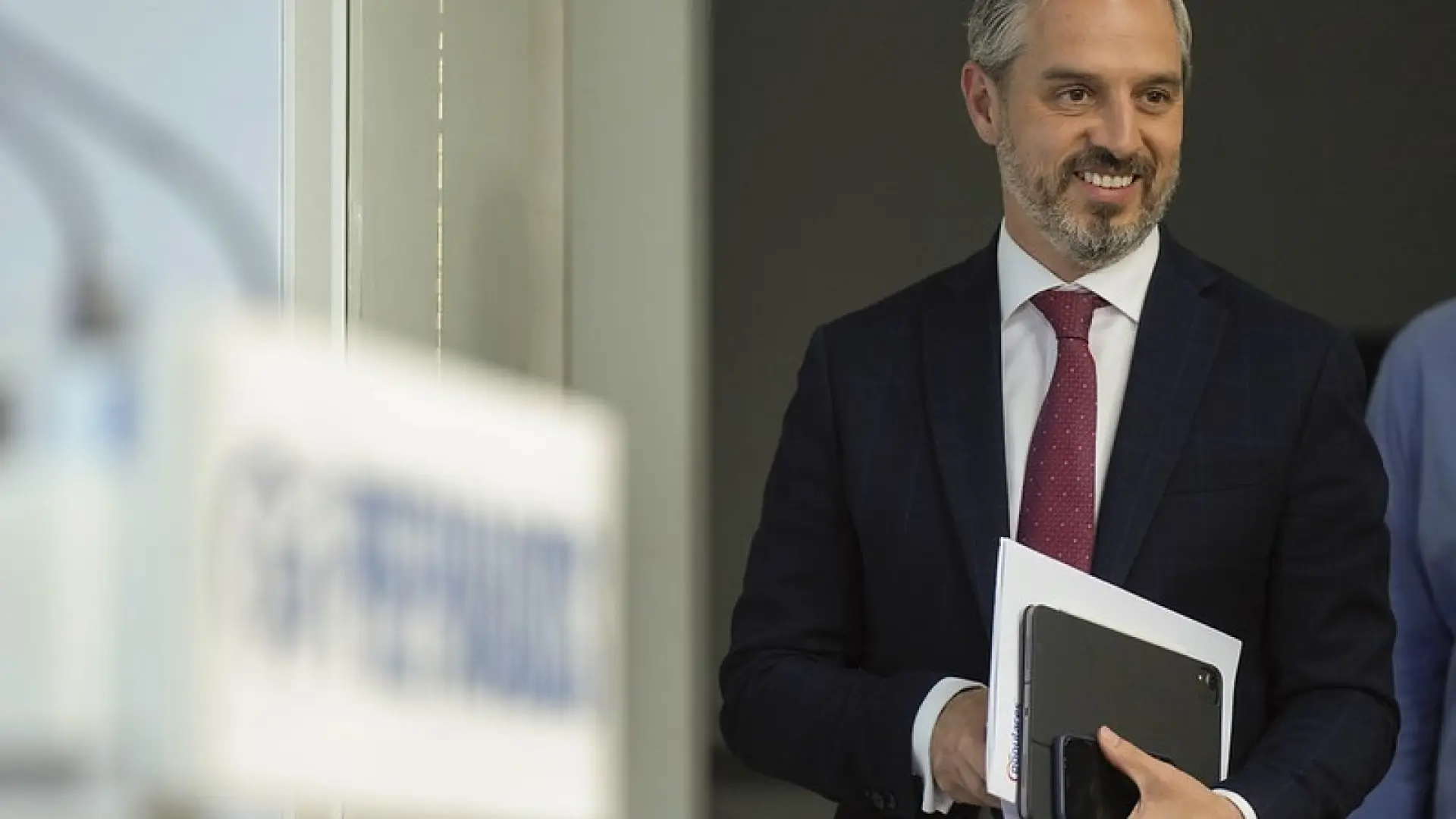 Bravo asegura que Feijóo estará en el poder "dos o tres legislaturas" y tomará decisiones con perspectiva