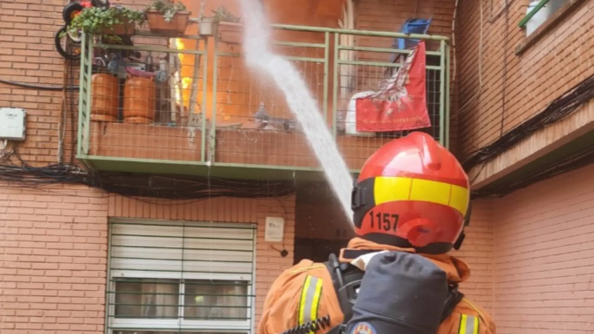 Un incendio en Paiporta deja once heridos, cinco de ellos trasladados al hospital