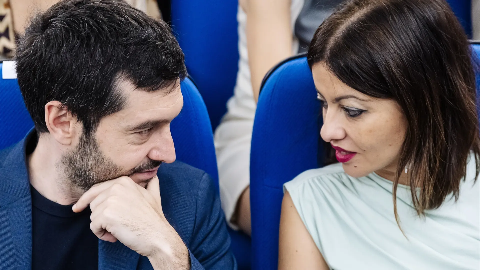 Sumar presiona para que el Gobierno pueda aprobar este año la prestación universal por crianza