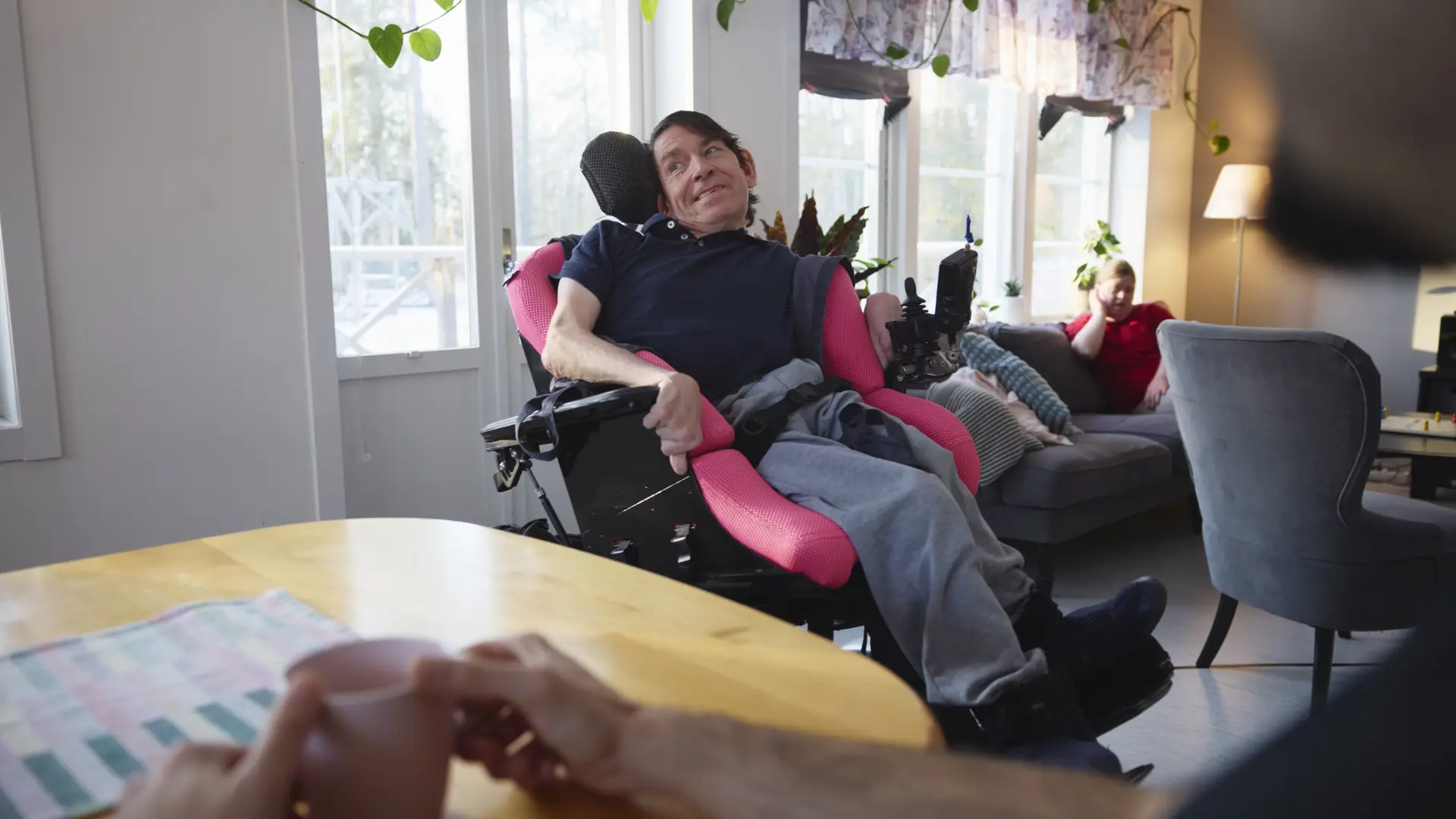 Совет министров повысил пенсии на 11,4% для инвалидов и нуждающихся