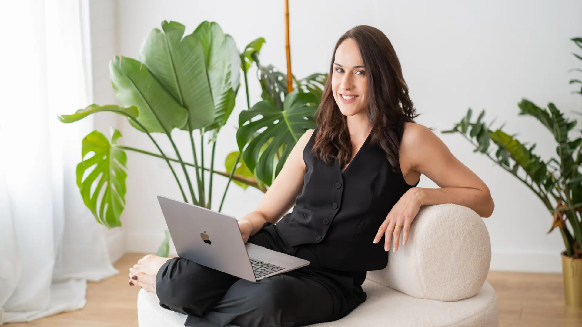 Sara Sarmiento, psicóloga y psicoanalista: "Lo que realmente nos conecta con el presente y le da sentido a la vida no es lo extraordinario, sino lo más sencillo" thumbnail