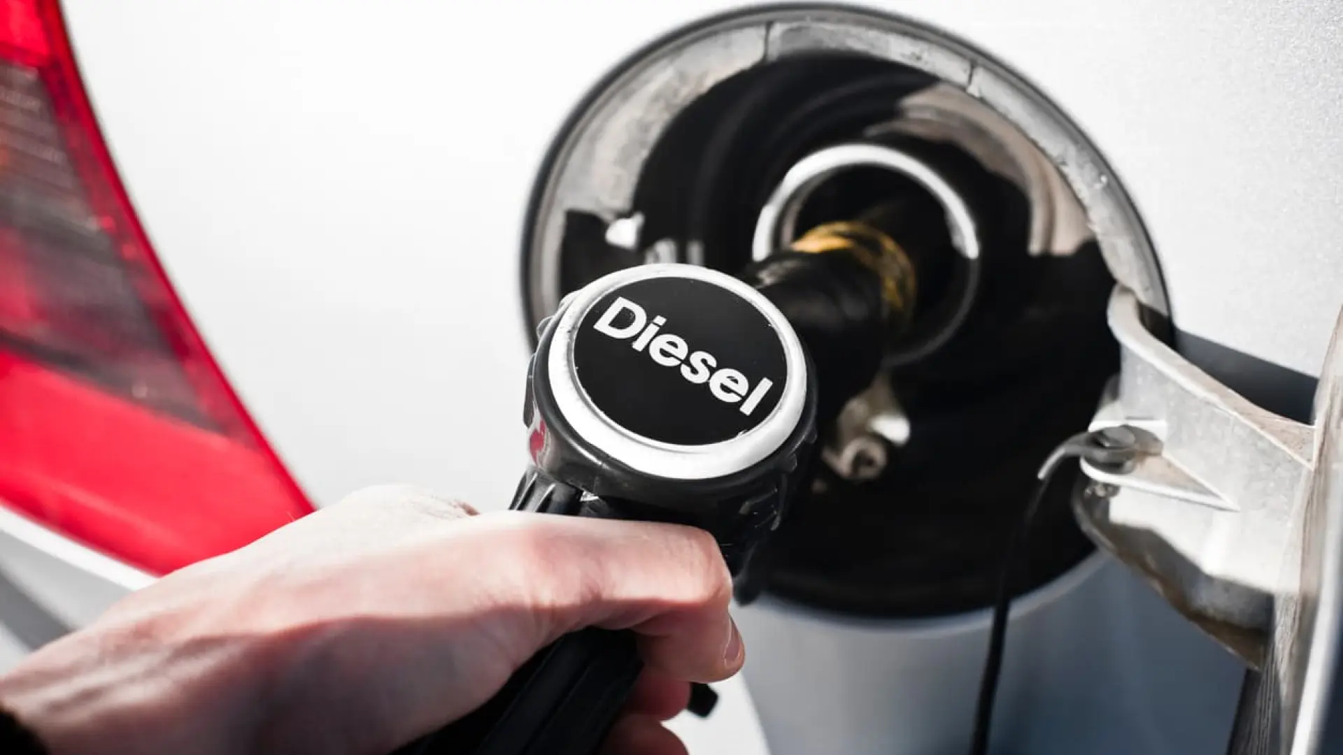 
         La guerra dispara el diésel a su precio más alto para una Semana Santa pese a las medidas del Gobierno 
    