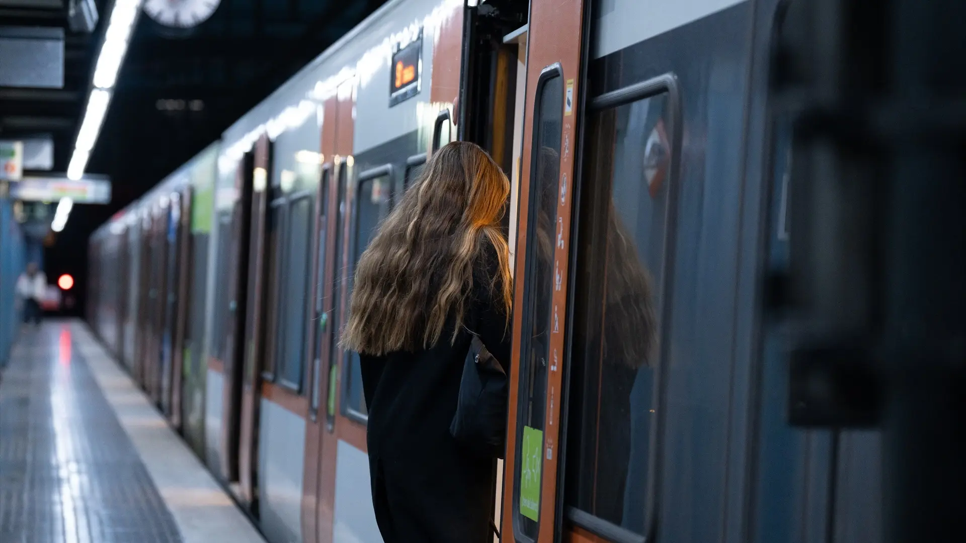 
         FGC cortará la circulación de las líneas L6, S1 y S2 entre Gràcia y Sarrià del 11 al 23 de agosto por obras 
    