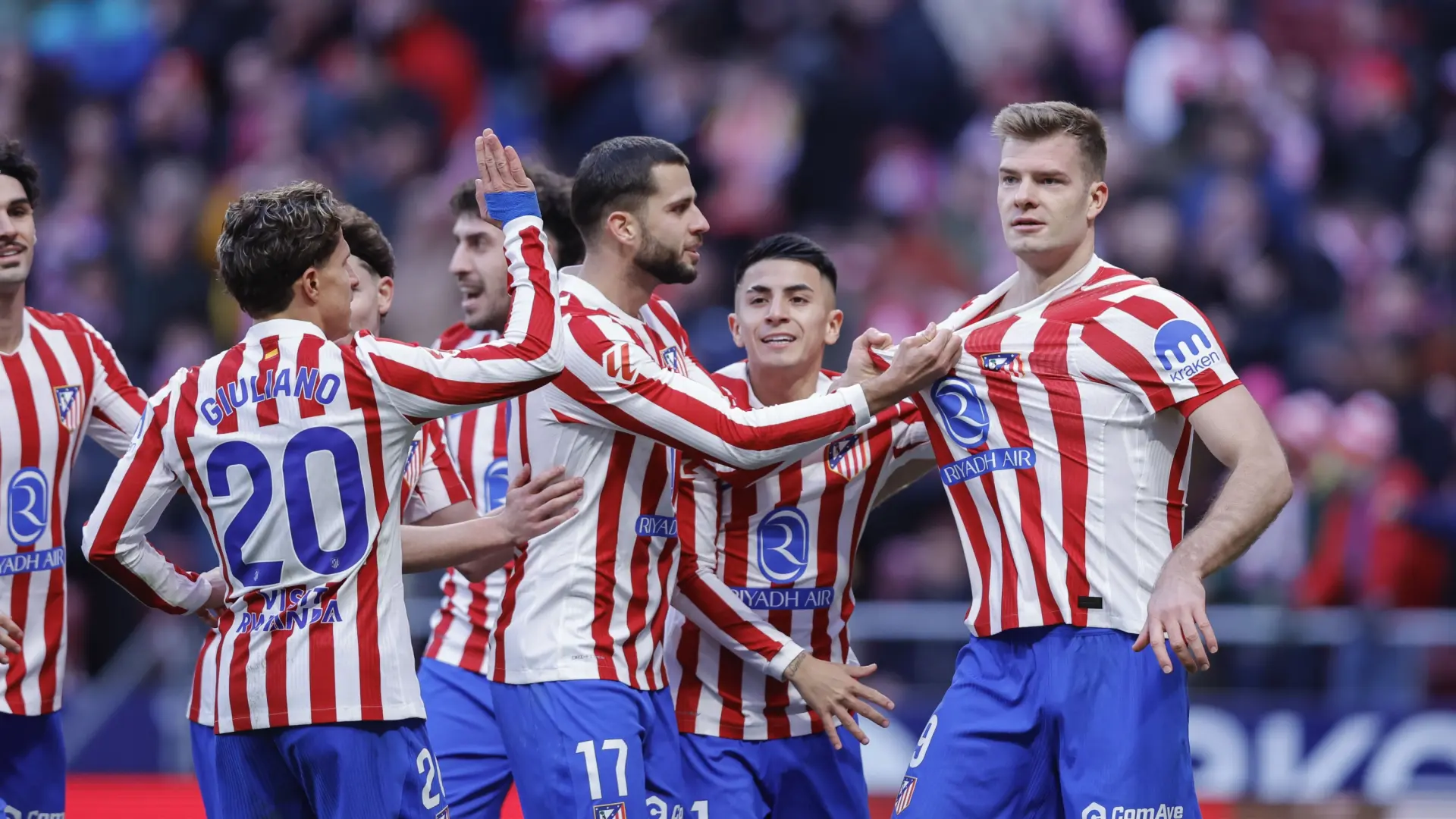 El Atleti se aferra a LaLiga y hunde al Alavés en el descenso