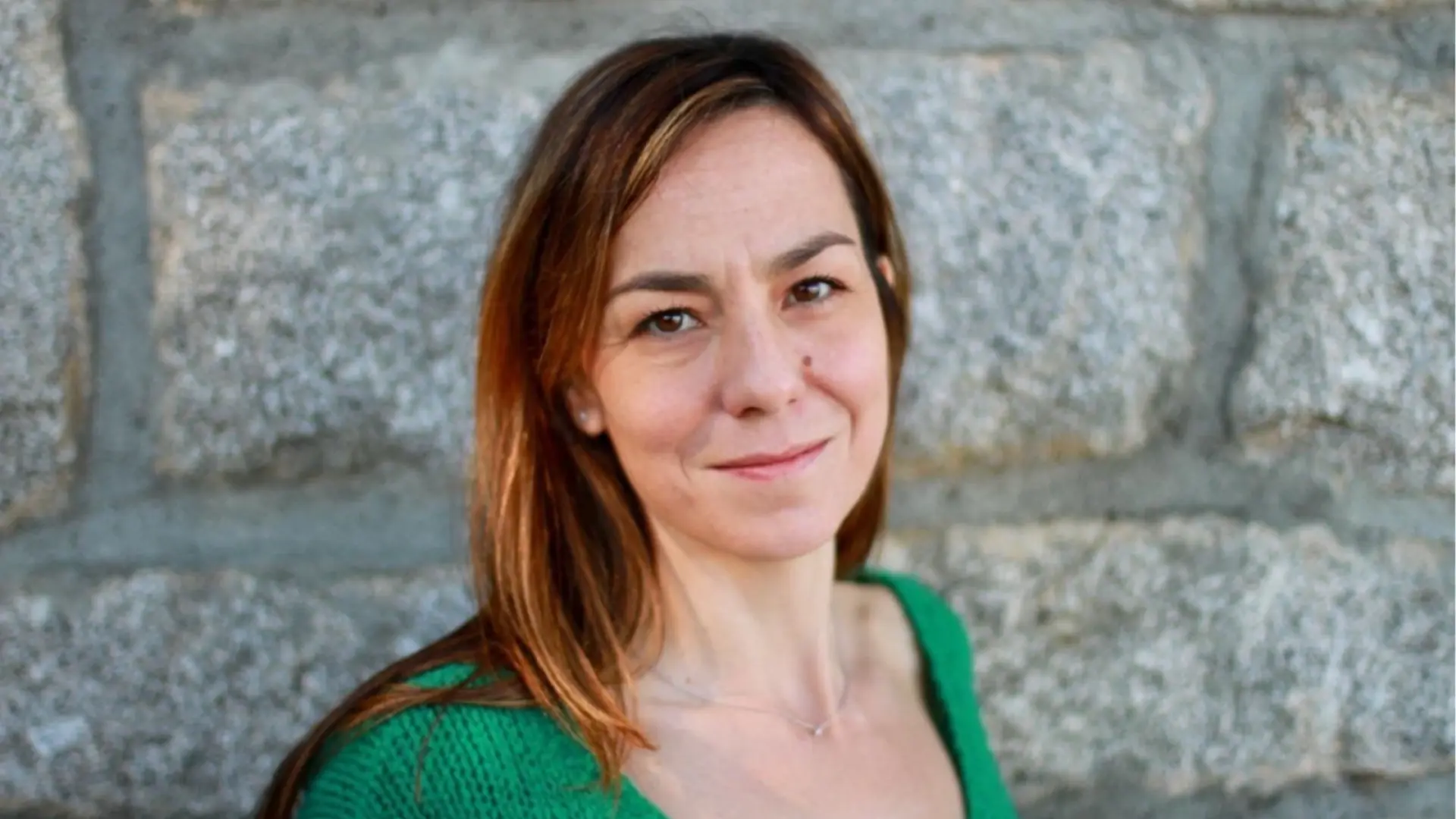 Sara Jiménez Valdericeda, experta en microbioma humano: "No, la hinchazón después de comer no es normal, y tampoco inevitable" thumbnail