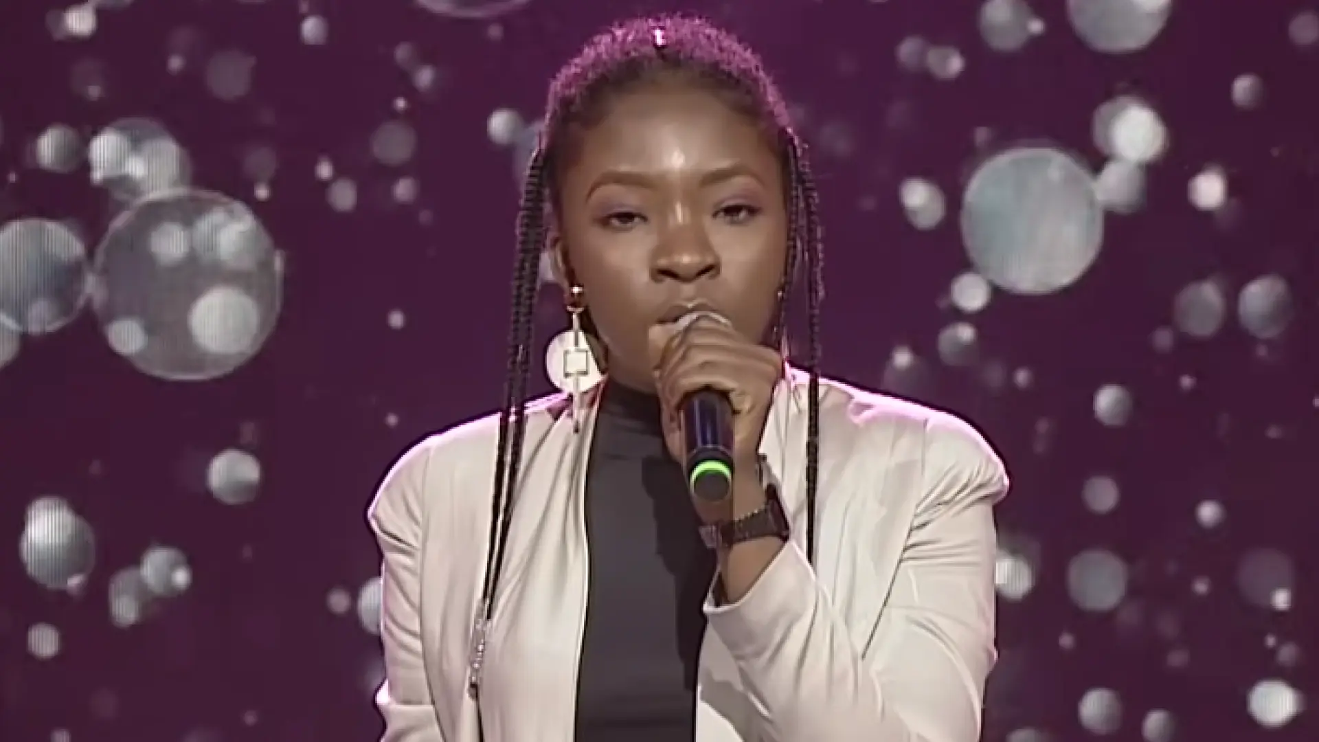 Muere Ifunanya Nwangene, exconcursante de 'La Voz', a los 26 años a causa  de la mordedura de una serpiente