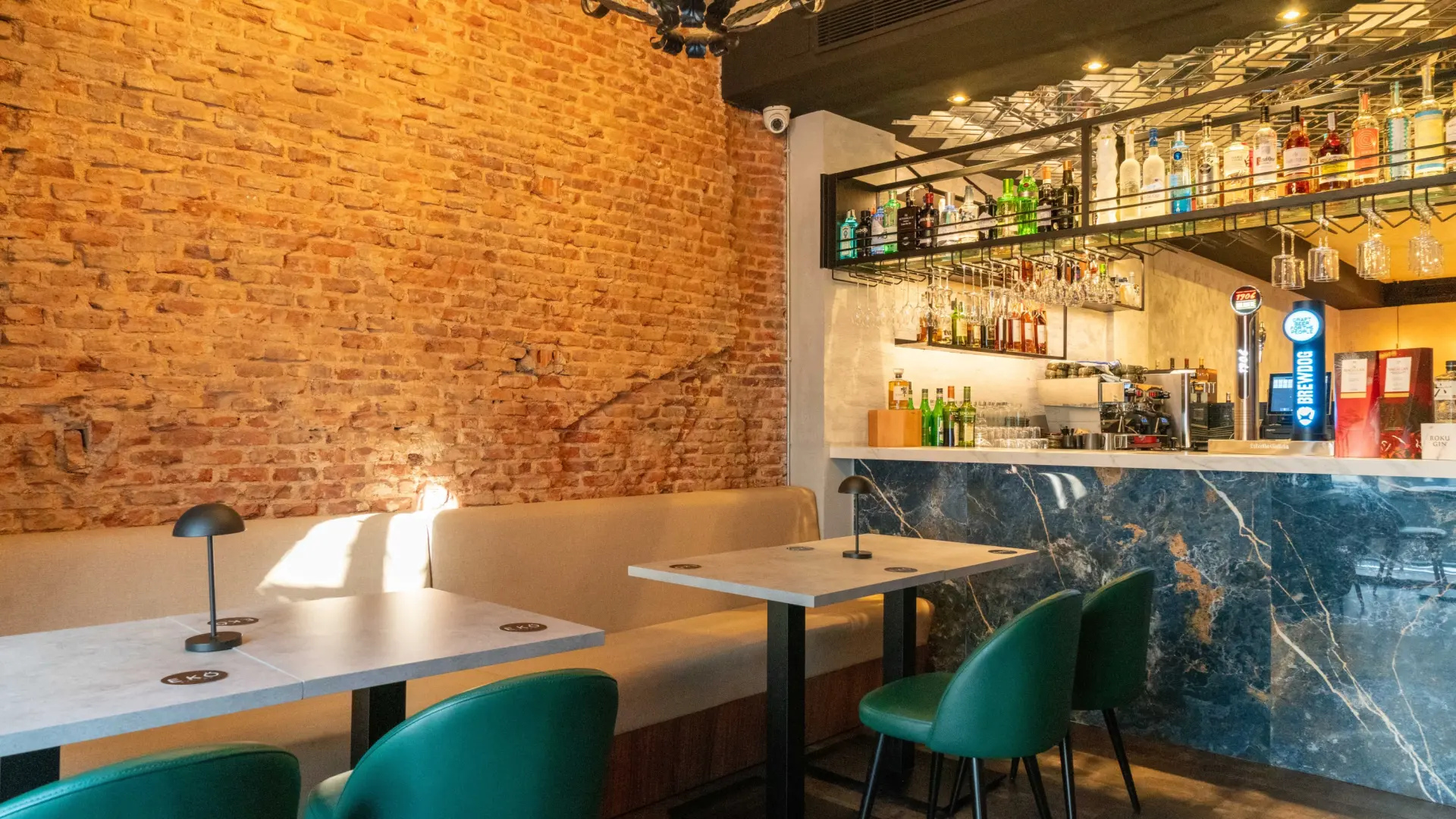 La barra donde comer por 25 euros en el centro de Madrid: platos ricos, divertidos e informales