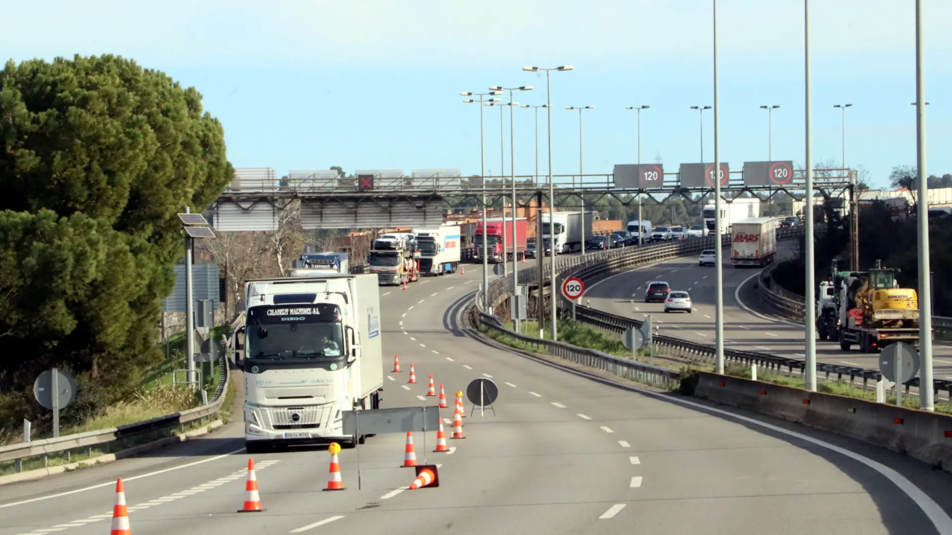 Los peajes de la C-32 volverán a ser de pago este martes tras finalizar el corte de la AP-7