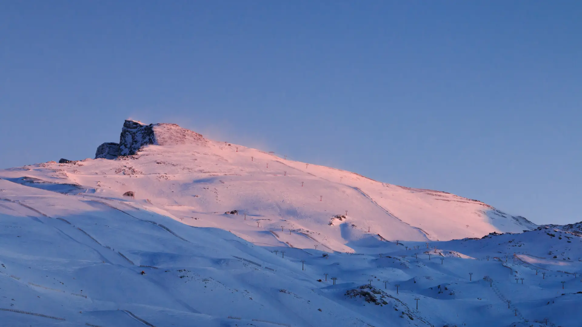 Ni la Patagonia, ni Canadá: estas montañas increíbles están en España thumbnail