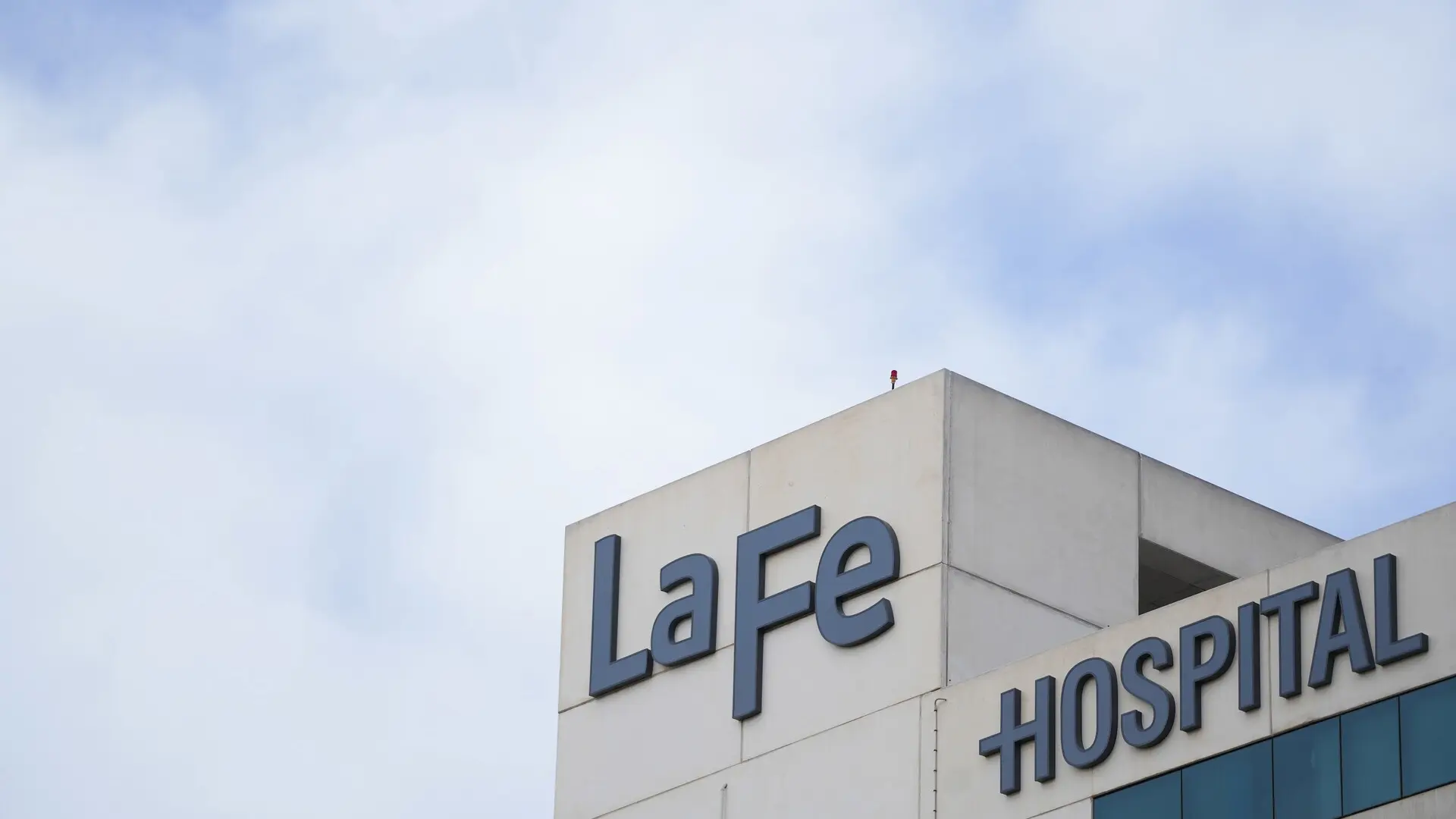 Accidente laboral en Alicante: herido tras caer desde varios metros al sufrir una electrocución en Dénia