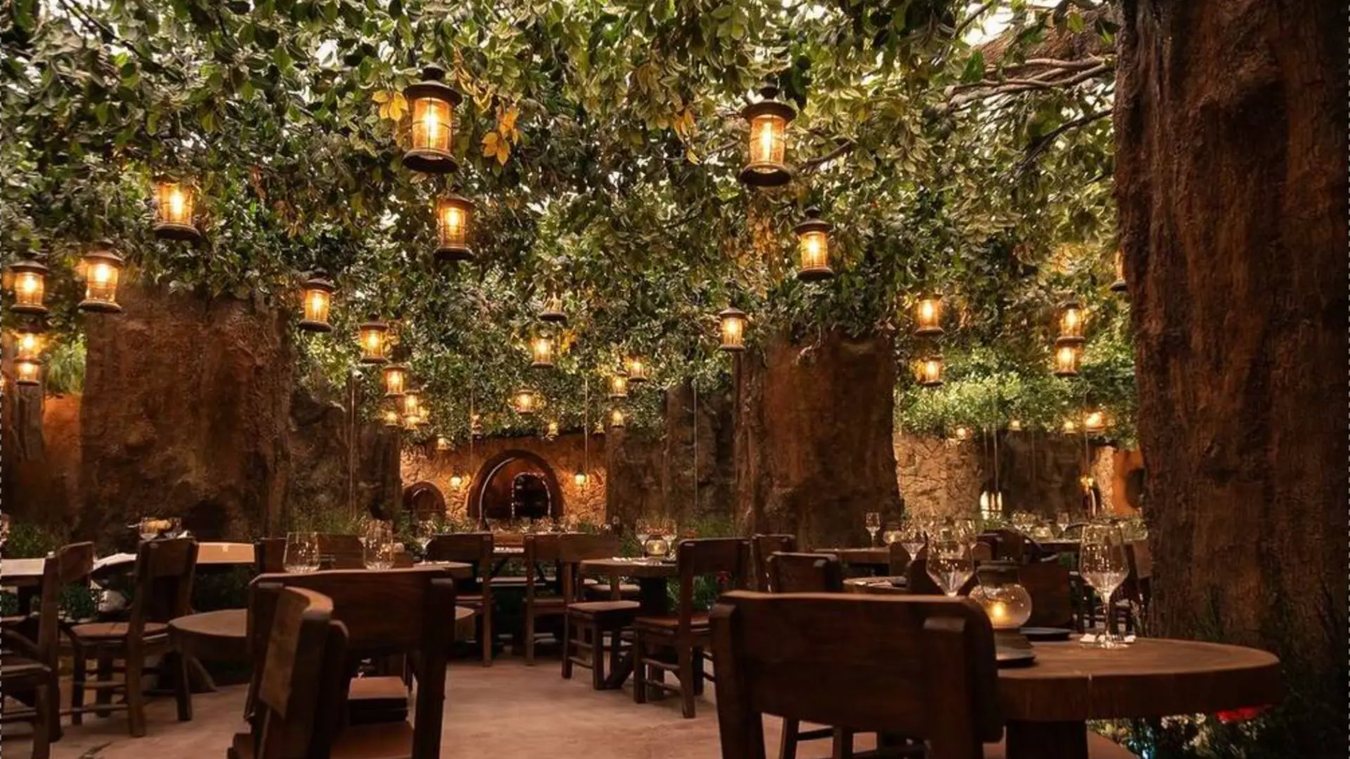 Comer dentro de una cabaña hobbit: el restaurante que homenajea a 'El Señor de los Anillos'